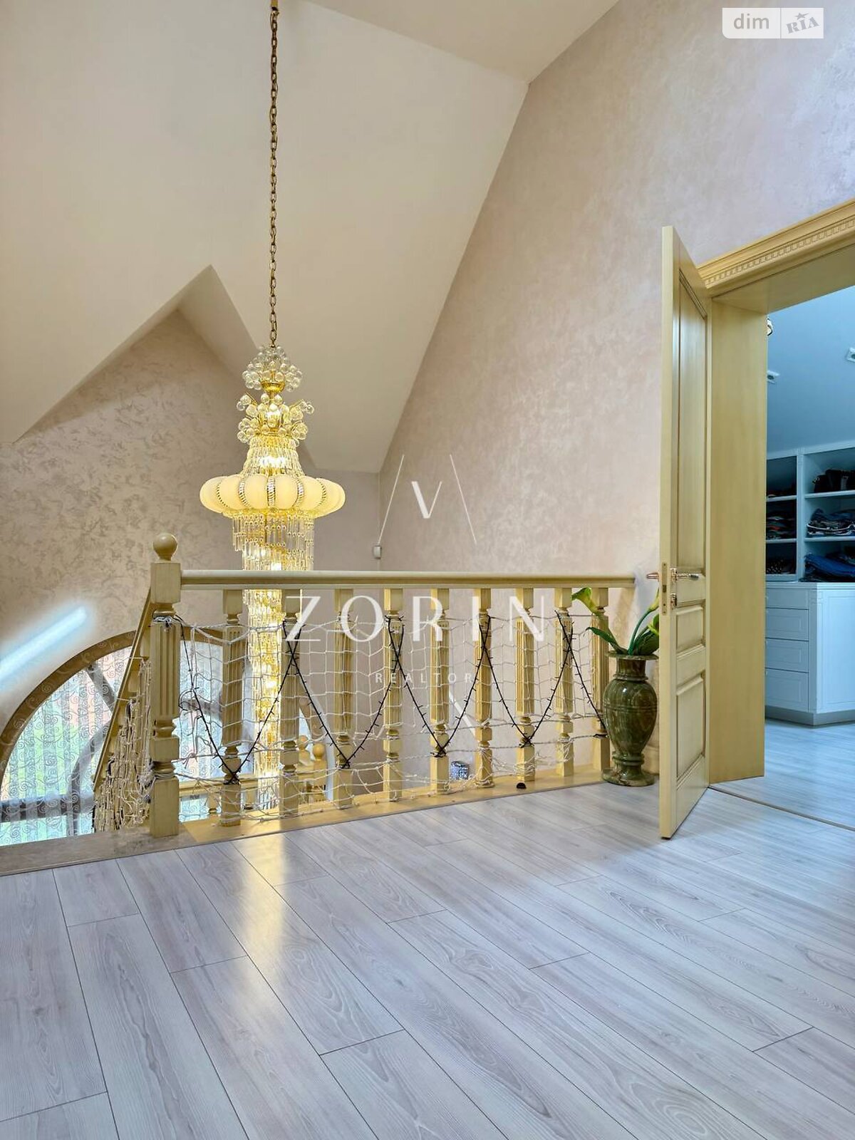 триповерховий будинок з гаражем, 368 кв. м, цегла. Продаж у Слобожанському фото 1 триповерховий будинок з гаражем, 368 кв. м, цегла. Продаж у Слобожанському фото 1