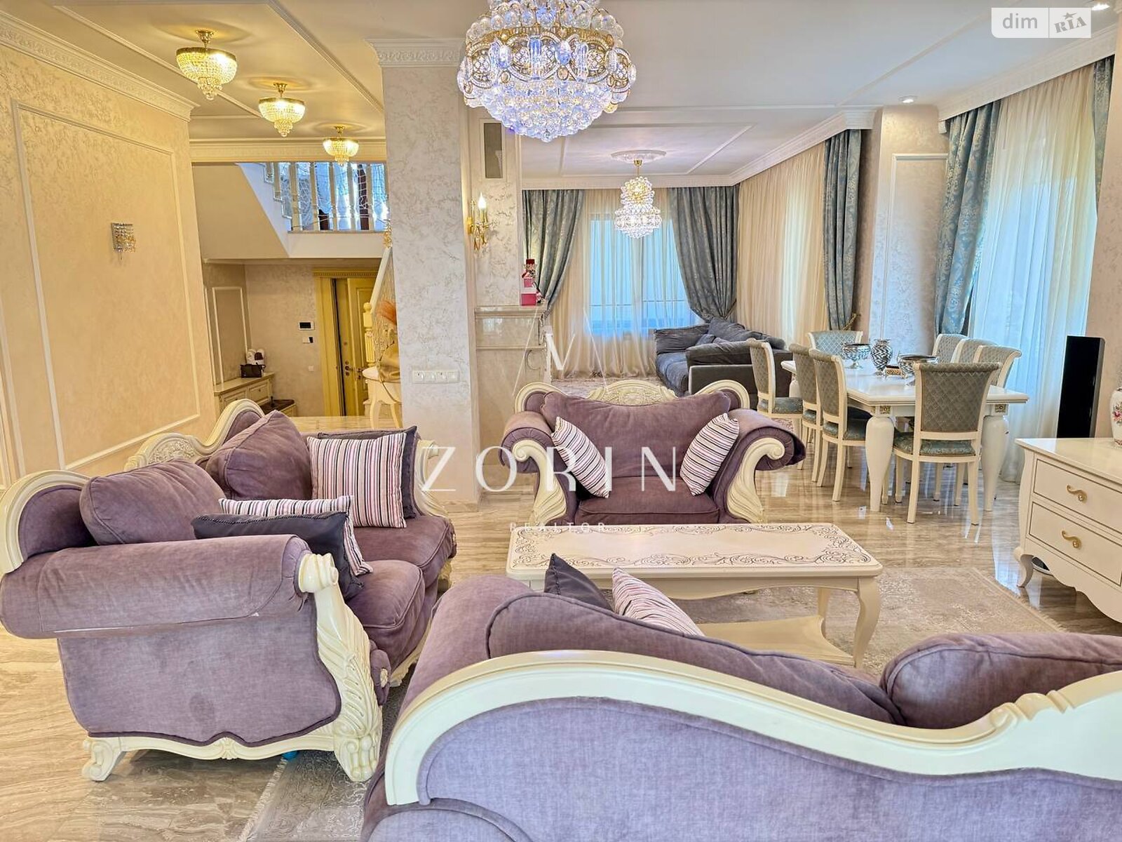 трехэтажный дом с гаражом, 368 кв. м, кирпич. Продажа в Слобожанском фото 1
