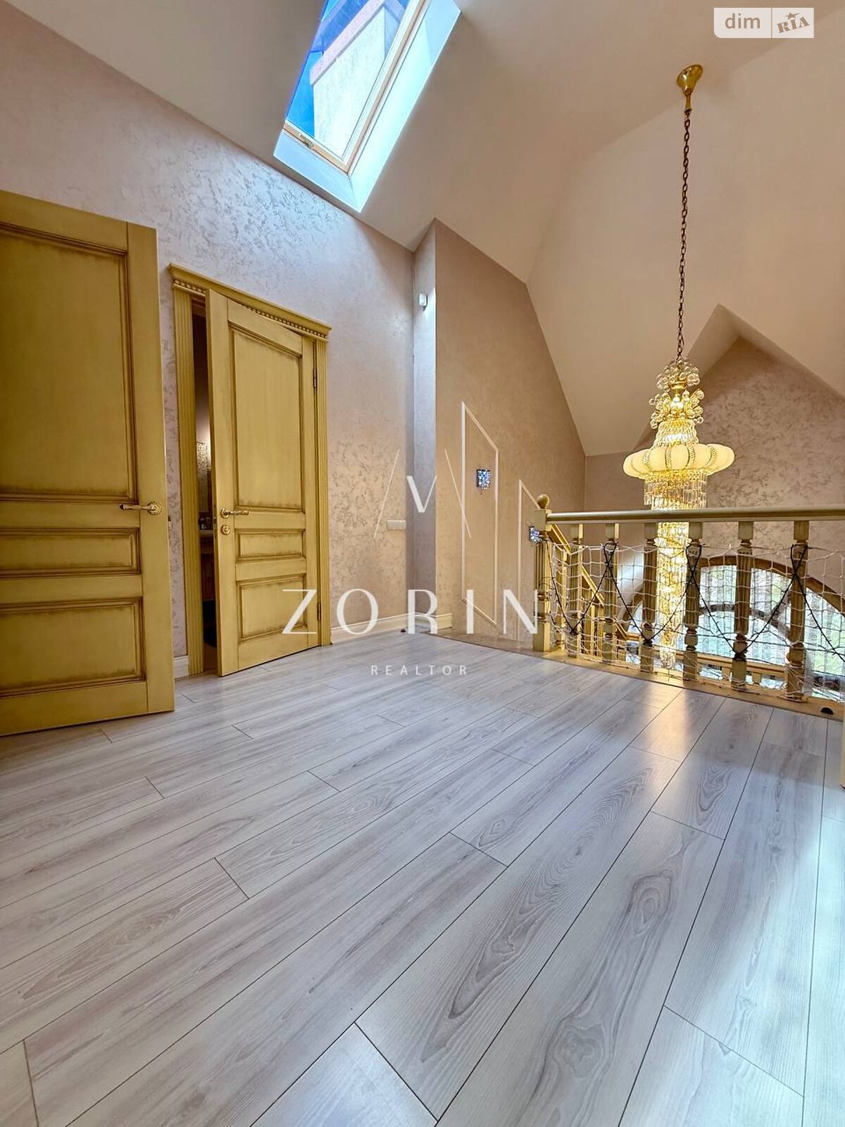 триповерховий будинок з гаражем, 368 кв. м, цегла. Продаж у Слобожанському фото 1 триповерховий будинок з гаражем, 368 кв. м, цегла. Продаж у Слобожанському фото 1