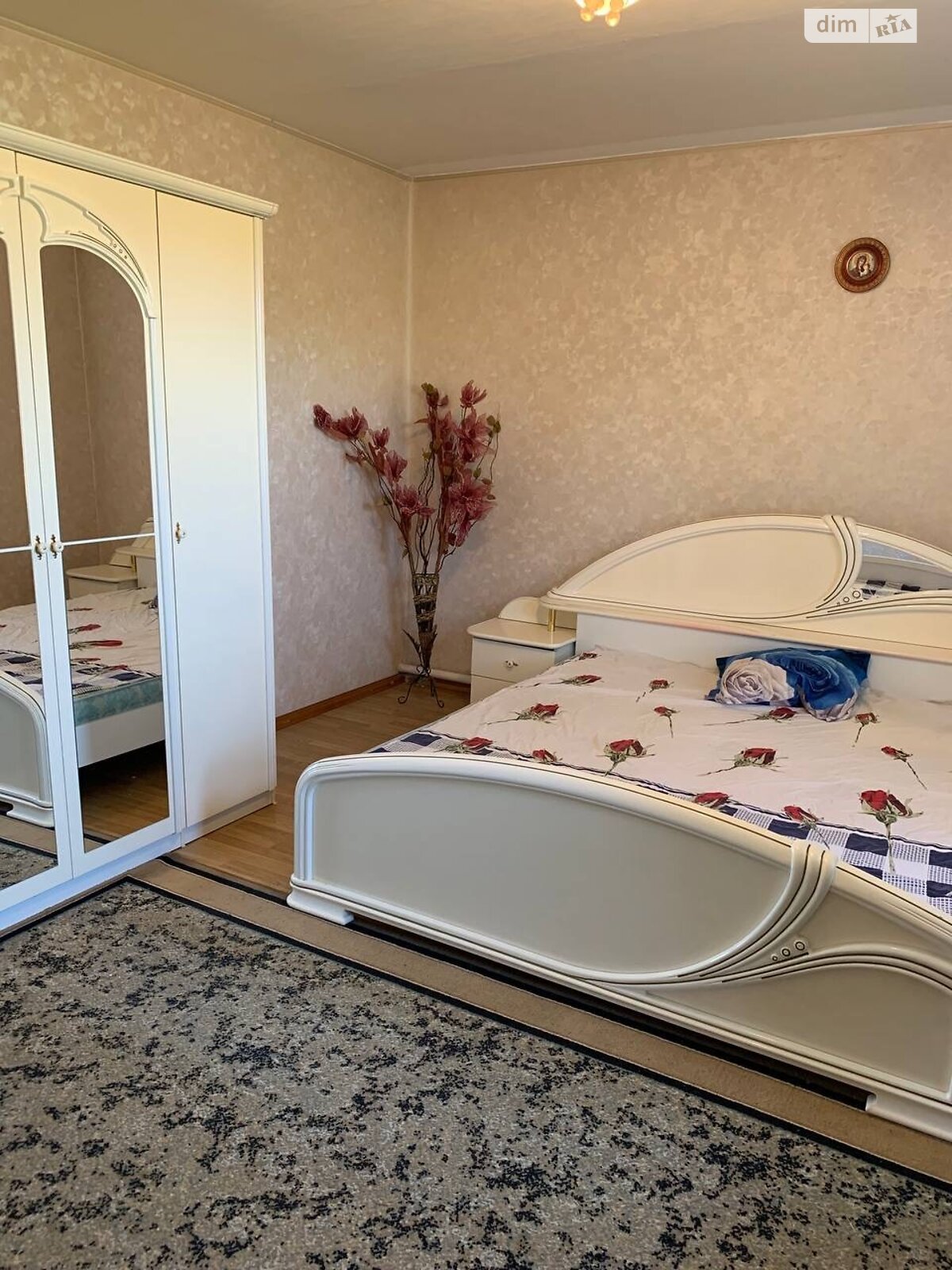 трехэтажный дом с отоплением, 267.6 кв. м, кирпич. Продажа в Слобожанском фото 1