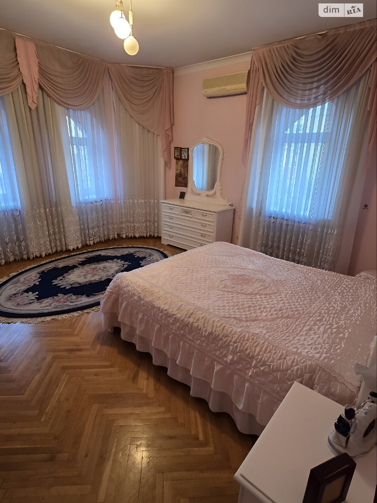 двухэтажный дом с гаражом, 328.2 кв. м, кирпич. Продажа в Слобожанском фото 1