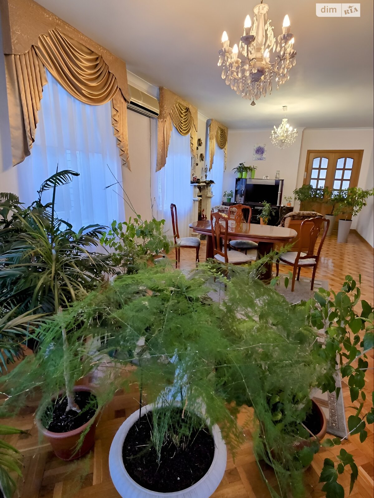 двухэтажный дом с гаражом, 328.2 кв. м, кирпич. Продажа в Слобожанском фото 1