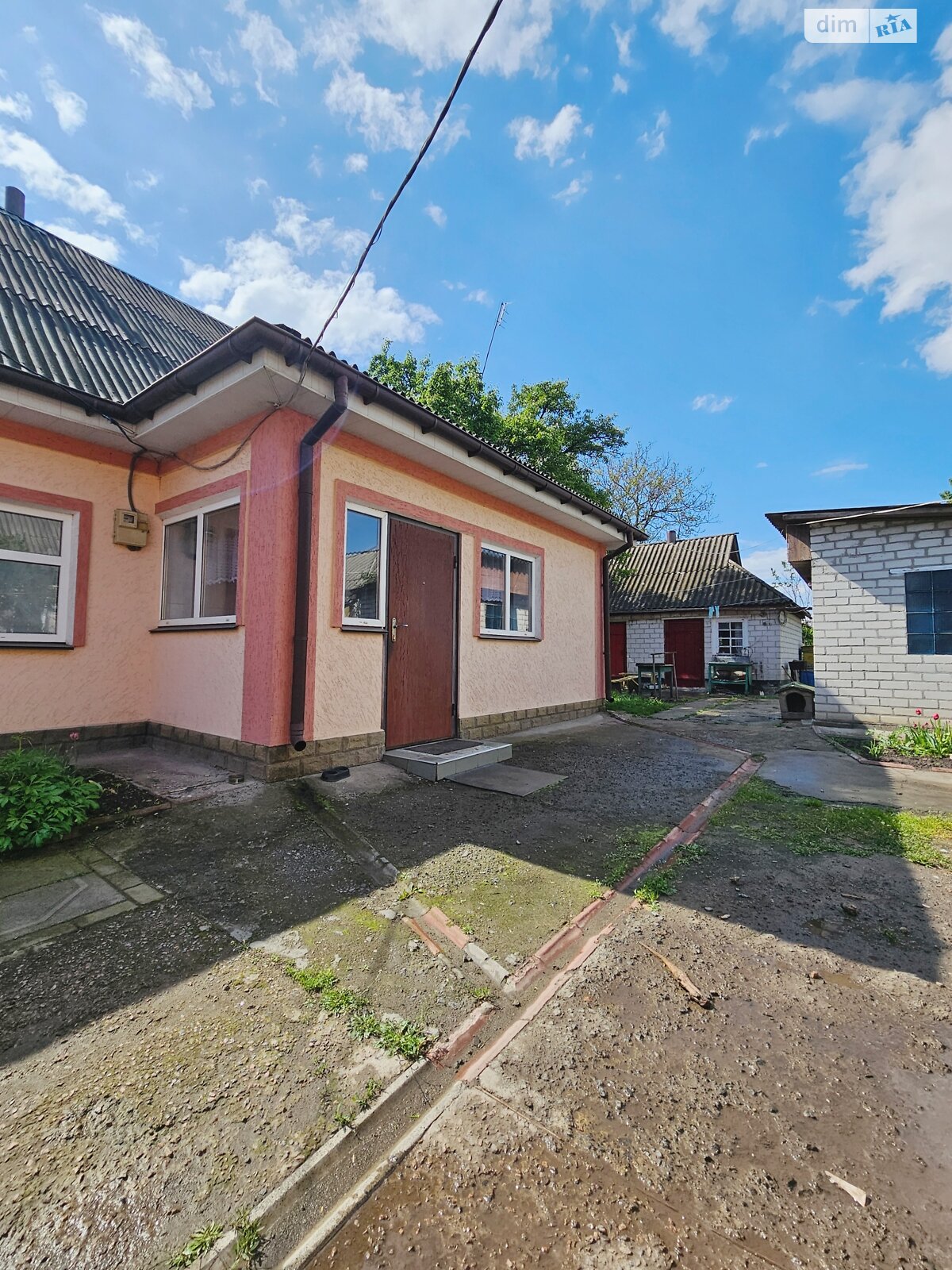 одноэтажный дом с гаражом, 58 кв. м, дерево и кирпич. Продажа в Смеле фото 1 одноэтажный дом с гаражом, 58 кв. м, дерево и кирпич. Продажа в Смеле фото 1