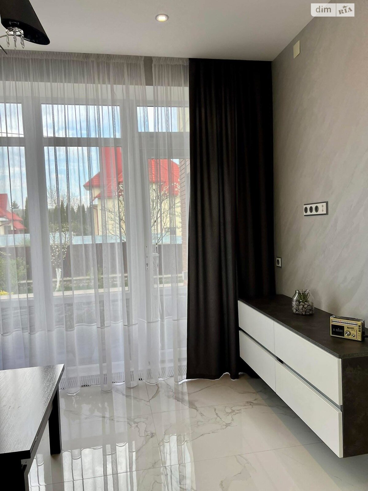 двоповерховий будинок з гаражем, 300 кв. м, цегла. Продаж у Смиківці фото 1 двоповерховий будинок з гаражем, 300 кв. м, цегла. Продаж у Смиківці фото 1