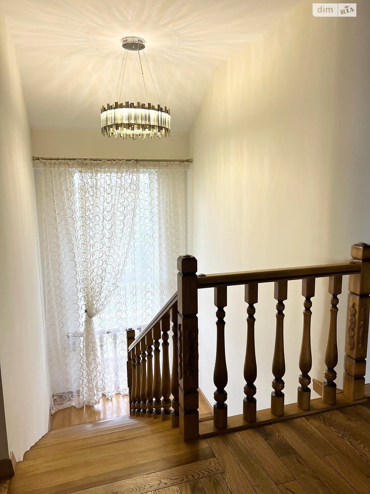 двоповерховий будинок з гаражем, 300 кв. м, цегла. Продаж у Смиківці фото 1 двоповерховий будинок з гаражем, 300 кв. м, цегла. Продаж у Смиківці фото 1