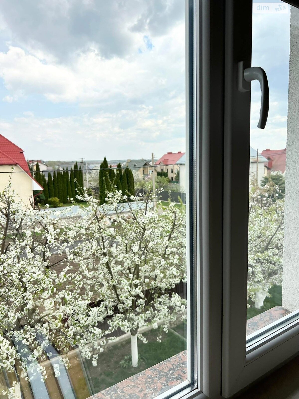 двоповерховий будинок з гаражем, 300 кв. м, цегла. Продаж у Смиківці фото 1 двоповерховий будинок з гаражем, 300 кв. м, цегла. Продаж у Смиківці фото 1