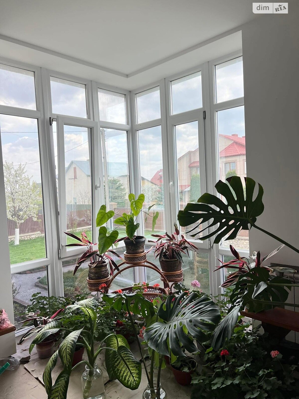 двоповерховий будинок з гаражем, 300 кв. м, цегла. Продаж у Смиківці фото 1 двоповерховий будинок з гаражем, 300 кв. м, цегла. Продаж у Смиківці фото 1