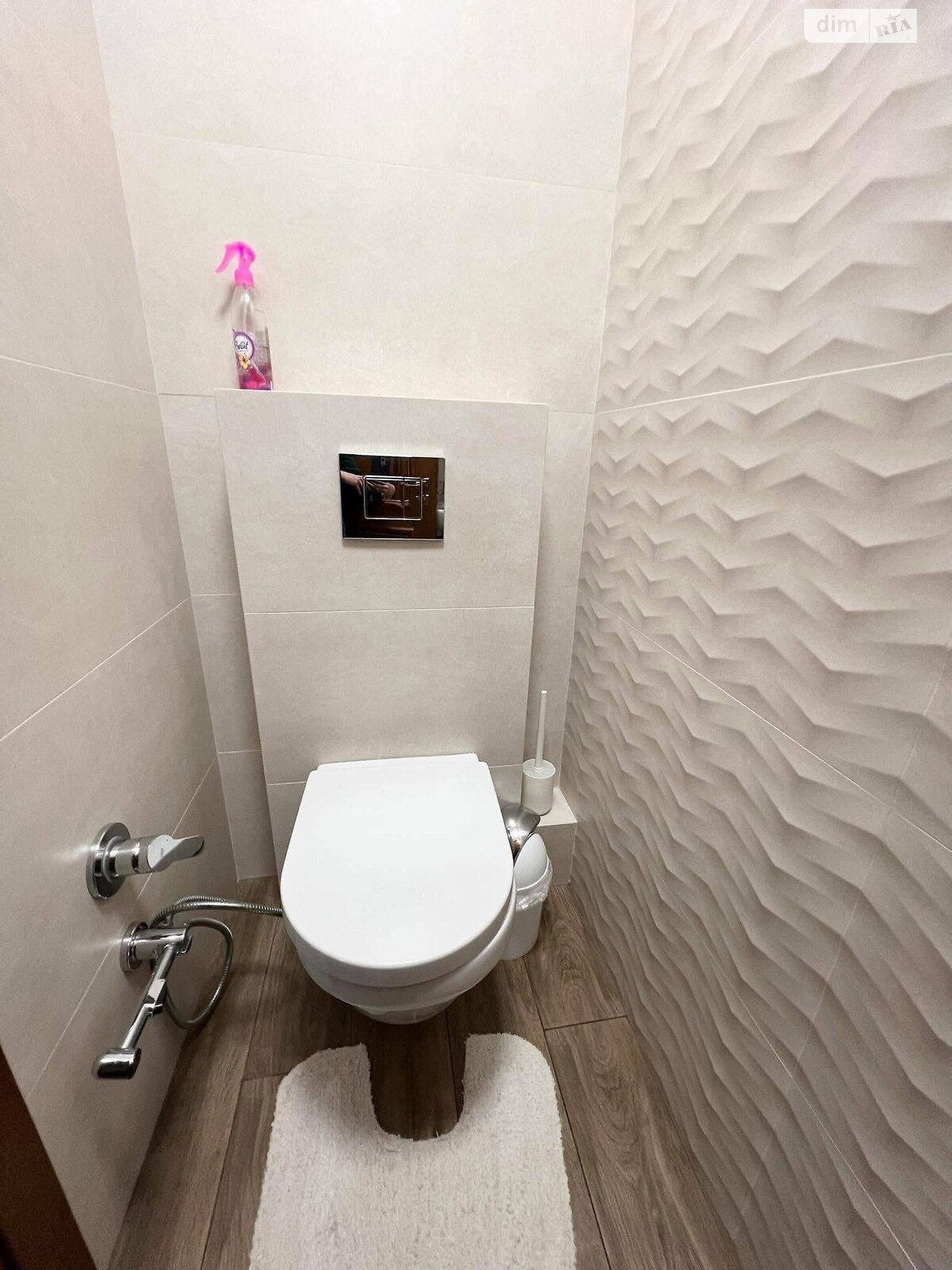 триповерховий будинок з гаражем, 300 кв. м, цегла. Продаж у Смиківці фото 1 триповерховий будинок з гаражем, 300 кв. м, цегла. Продаж у Смиківці фото 1