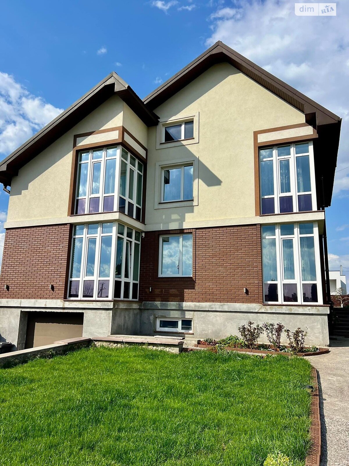 двухэтажный дом с гаражом, 300 кв. м, кирпич. Продажа в Смыковцы фото 1 двухэтажный дом с гаражом, 300 кв. м, кирпич. Продажа в Смыковцы фото 1