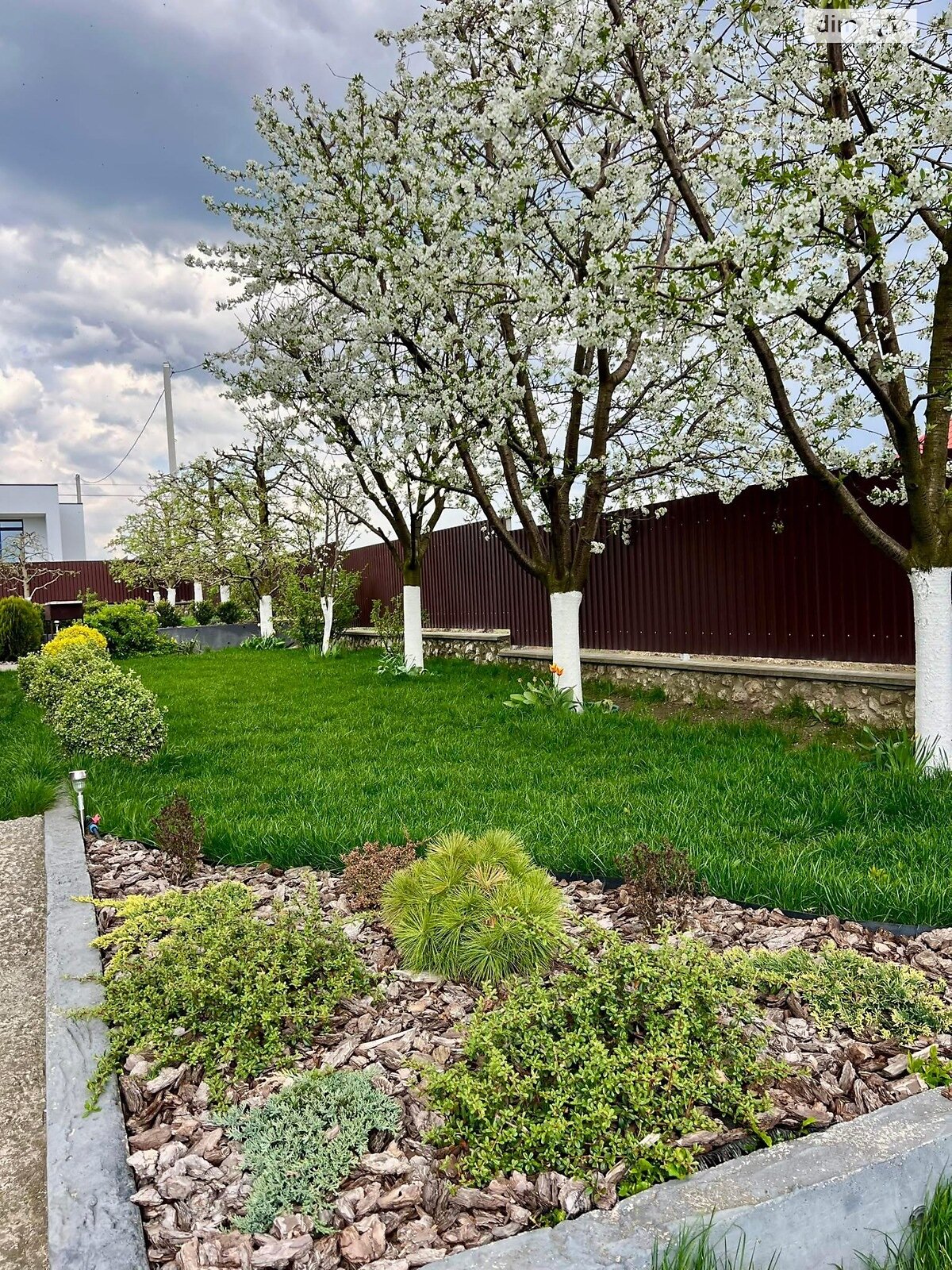 двухэтажный дом с гаражом, 300 кв. м, кирпич. Продажа в Смыковцы фото 1 двухэтажный дом с гаражом, 300 кв. м, кирпич. Продажа в Смыковцы фото 1