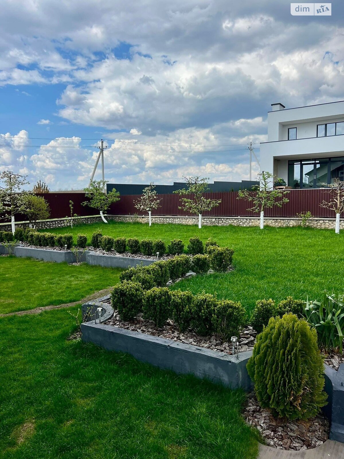 двухэтажный дом с гаражом, 300 кв. м, кирпич. Продажа в Смыковцы фото 1 двухэтажный дом с гаражом, 300 кв. м, кирпич. Продажа в Смыковцы фото 1