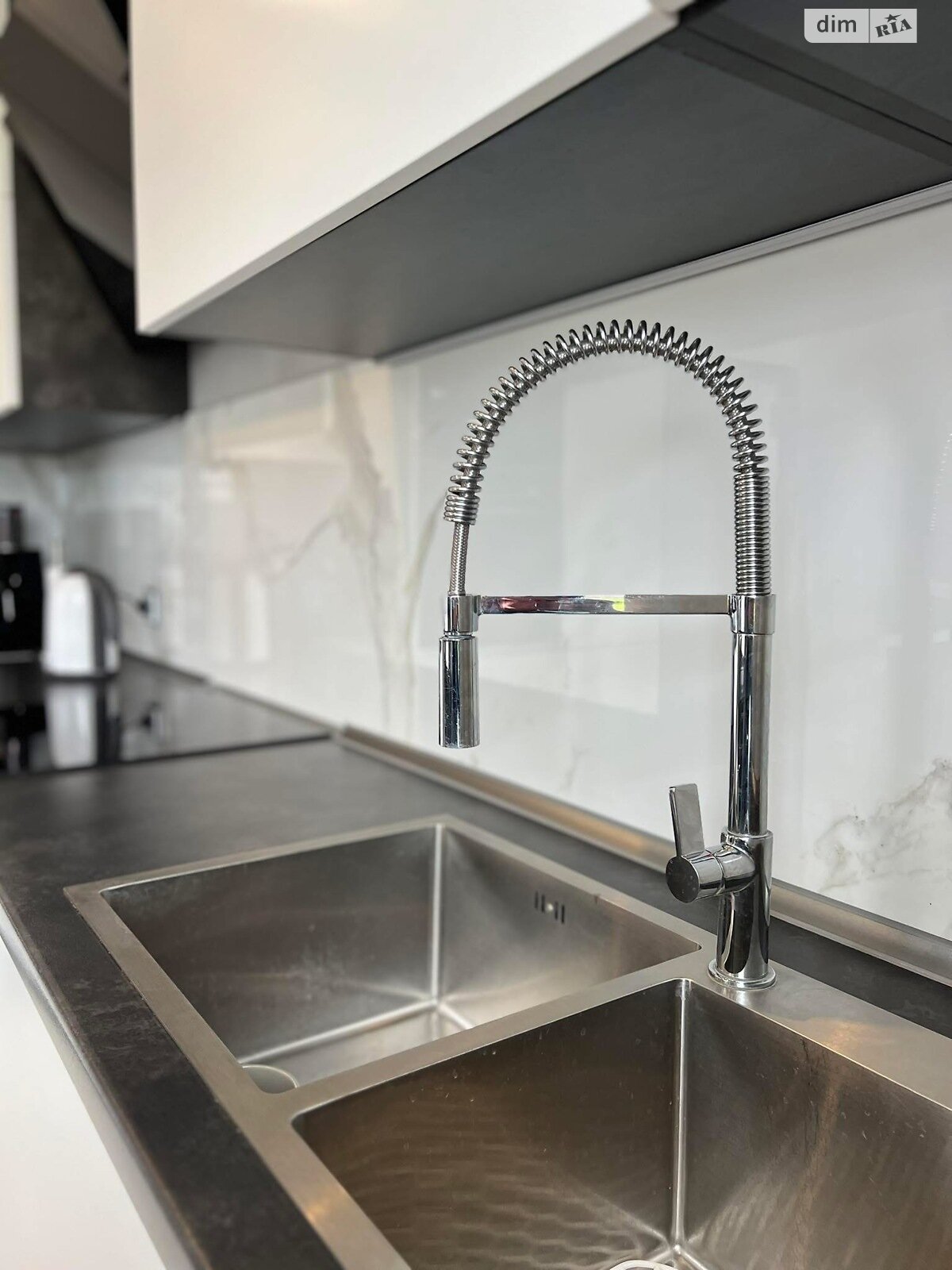 двухэтажный дом с гаражом, 300 кв. м, кирпич. Продажа в Смыковцы фото 1 двухэтажный дом с гаражом, 300 кв. м, кирпич. Продажа в Смыковцы фото 1