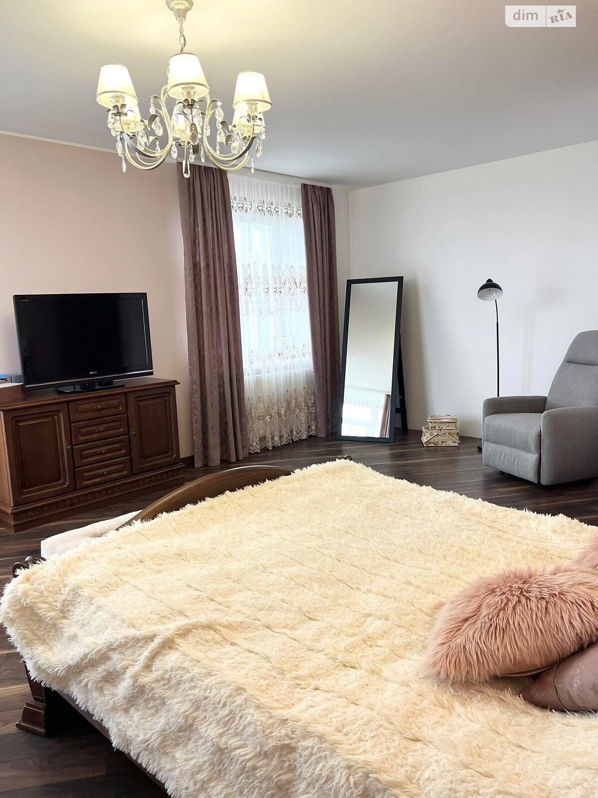 двухэтажный дом с гаражом, 300 кв. м, кирпич. Продажа в Смыковцы фото 1 двухэтажный дом с гаражом, 300 кв. м, кирпич. Продажа в Смыковцы фото 1