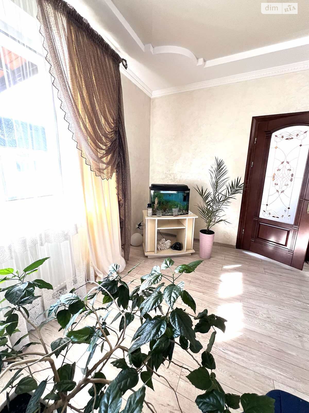 двоповерховий будинок, 280 кв. м, кирпич. Продаж у Смиківці фото 1 двоповерховий будинок, 280 кв. м, кирпич. Продаж у Смиківці фото 1