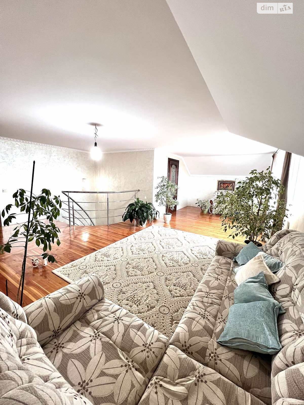 двоповерховий будинок, 280 кв. м, кирпич. Продаж у Смиківці фото 1 двоповерховий будинок, 280 кв. м, кирпич. Продаж у Смиківці фото 1