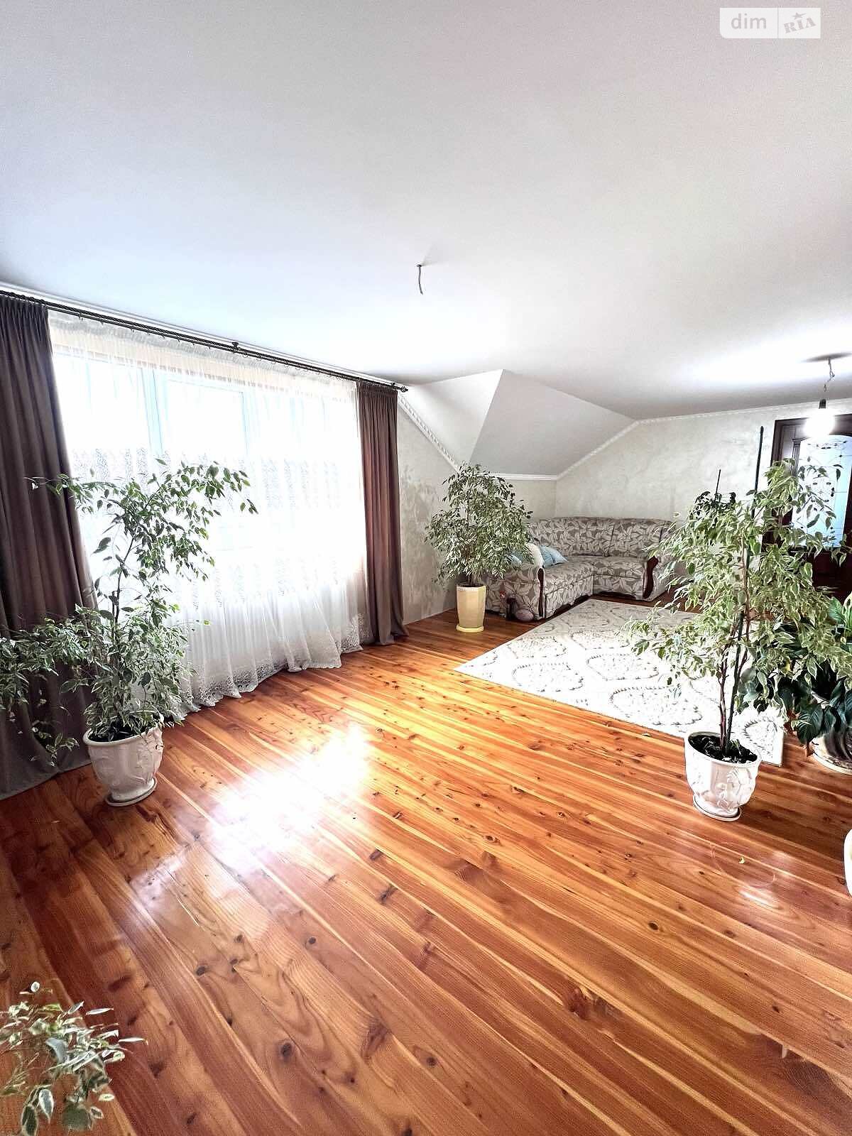 двоповерховий будинок, 280 кв. м, кирпич. Продаж у Смиківці фото 1 двоповерховий будинок, 280 кв. м, кирпич. Продаж у Смиківці фото 1