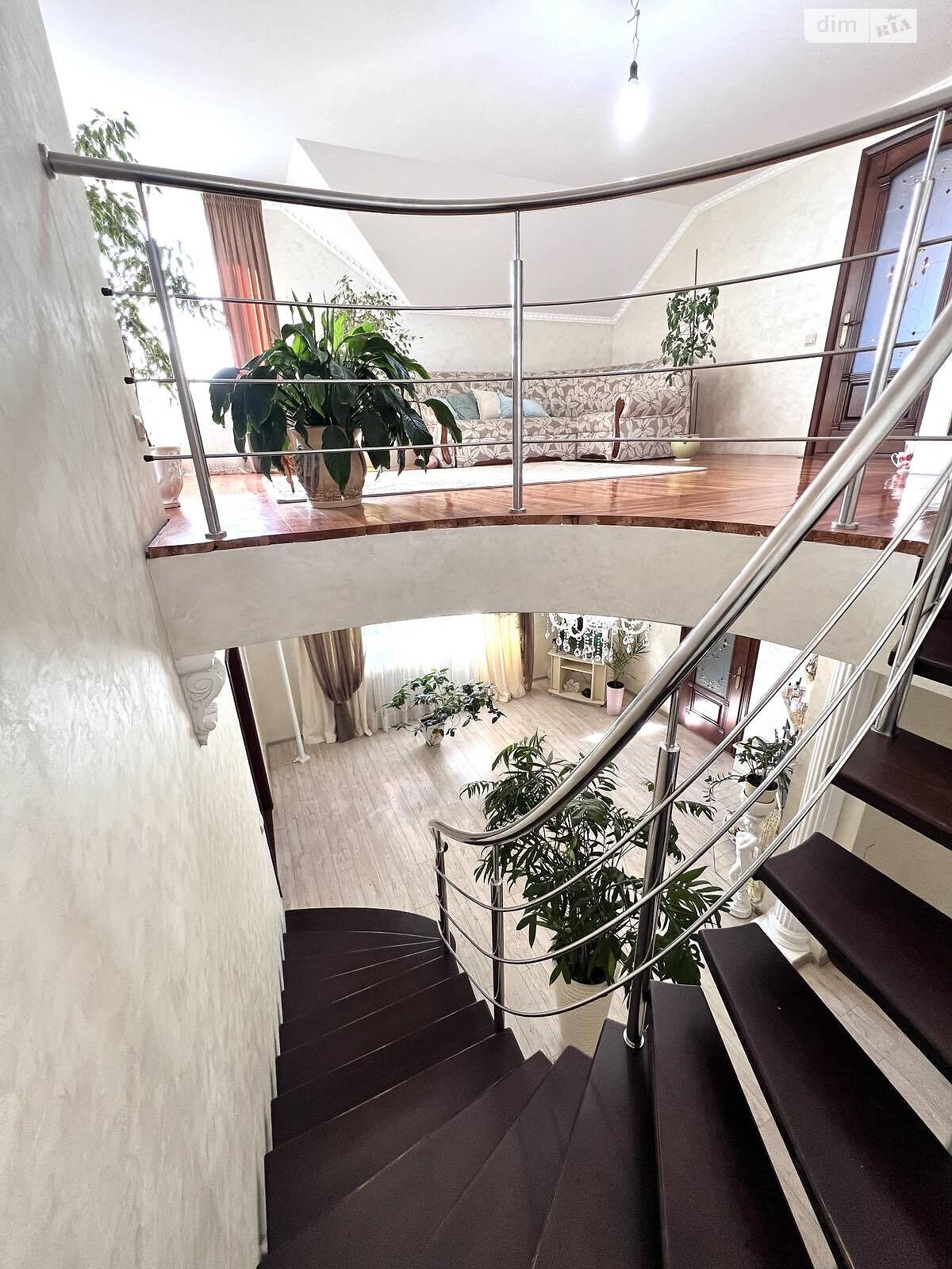 двоповерховий будинок, 280 кв. м, кирпич. Продаж у Смиківці фото 1 двоповерховий будинок, 280 кв. м, кирпич. Продаж у Смиківці фото 1