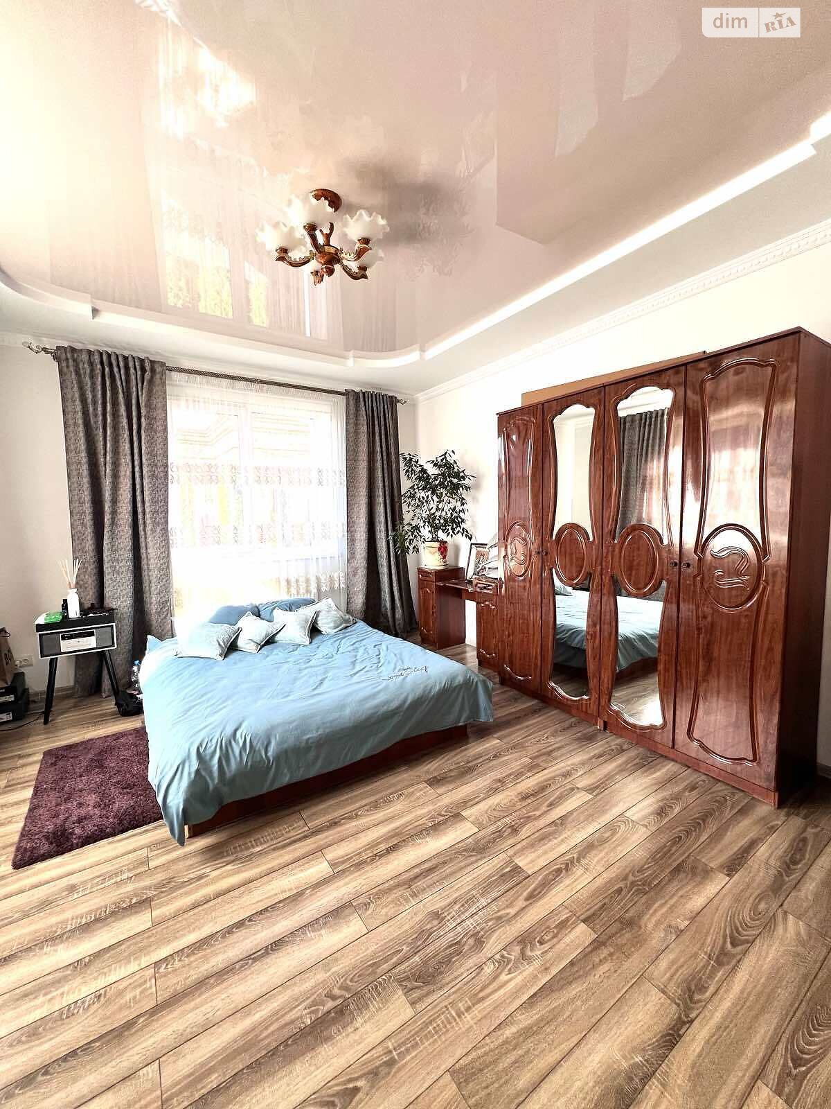 двоповерховий будинок, 280 кв. м, кирпич. Продаж у Смиківці фото 1 двоповерховий будинок, 280 кв. м, кирпич. Продаж у Смиківці фото 1