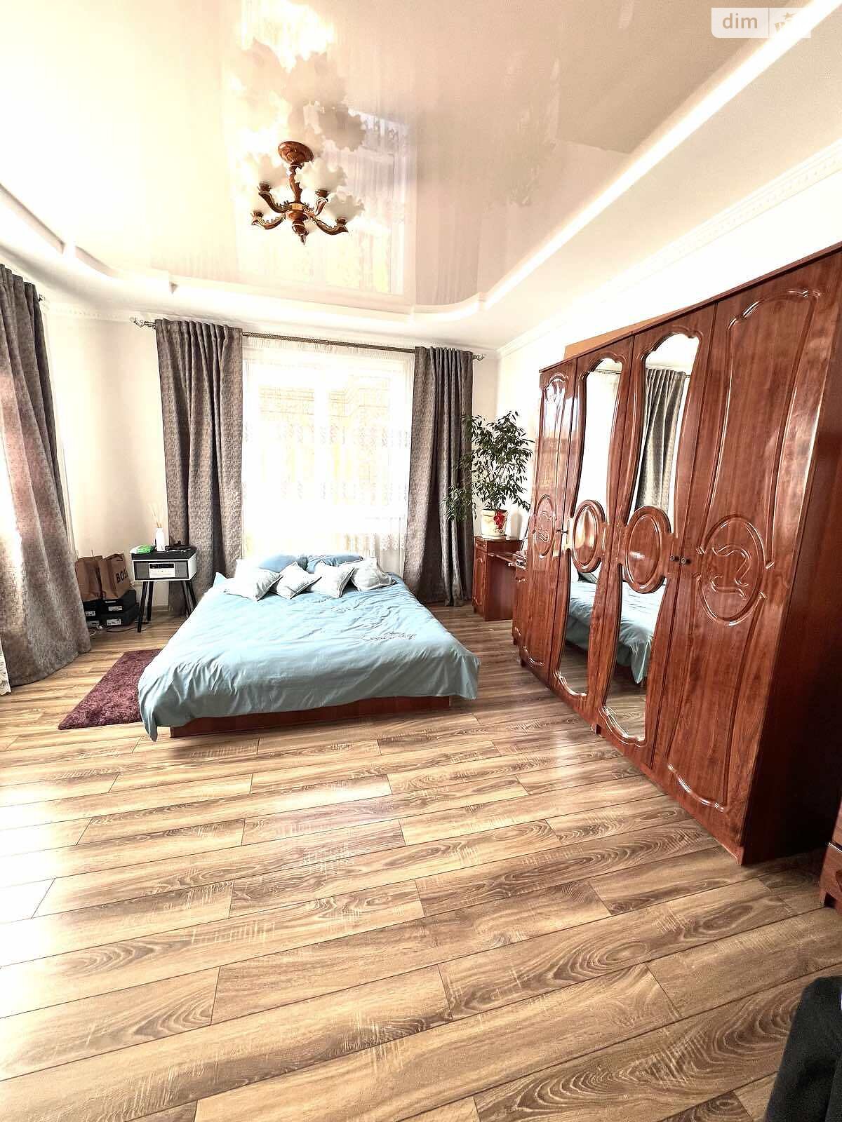 двоповерховий будинок, 280 кв. м, кирпич. Продаж у Смиківці фото 1 двоповерховий будинок, 280 кв. м, кирпич. Продаж у Смиківці фото 1