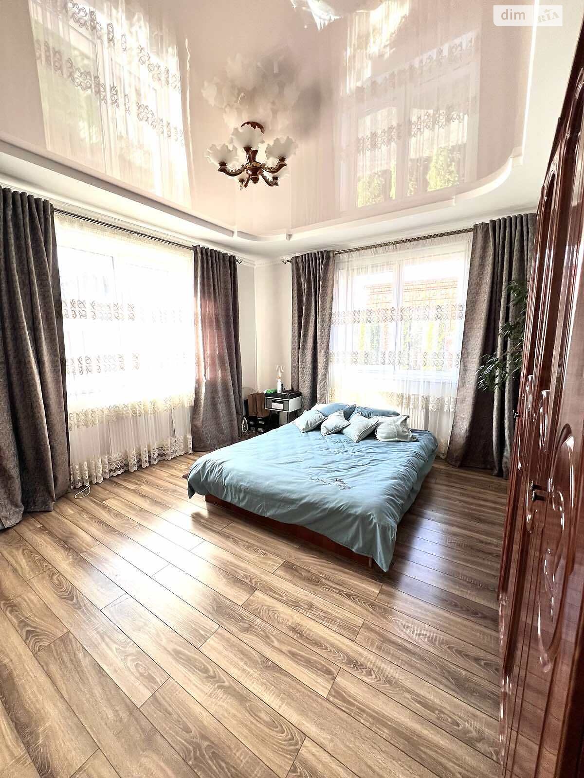 двоповерховий будинок, 280 кв. м, кирпич. Продаж у Смиківці фото 1 двоповерховий будинок, 280 кв. м, кирпич. Продаж у Смиківці фото 1