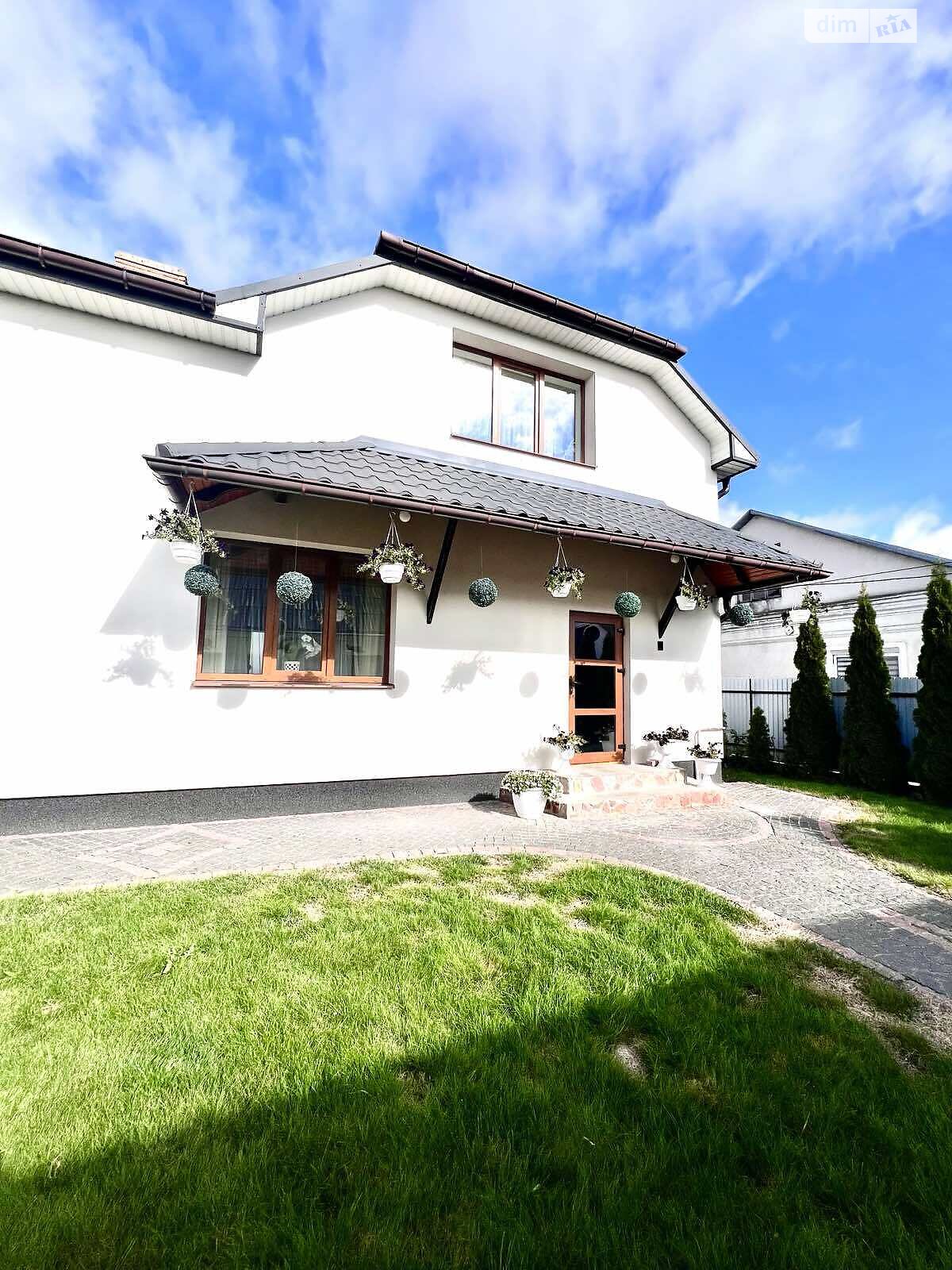 двоповерховий будинок, 280 кв. м, кирпич. Продаж у Смиківці фото 1 двоповерховий будинок, 280 кв. м, кирпич. Продаж у Смиківці фото 1