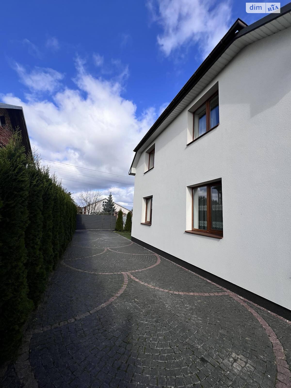 двоповерховий будинок, 280 кв. м, кирпич. Продаж у Смиківці фото 1 двоповерховий будинок, 280 кв. м, кирпич. Продаж у Смиківці фото 1