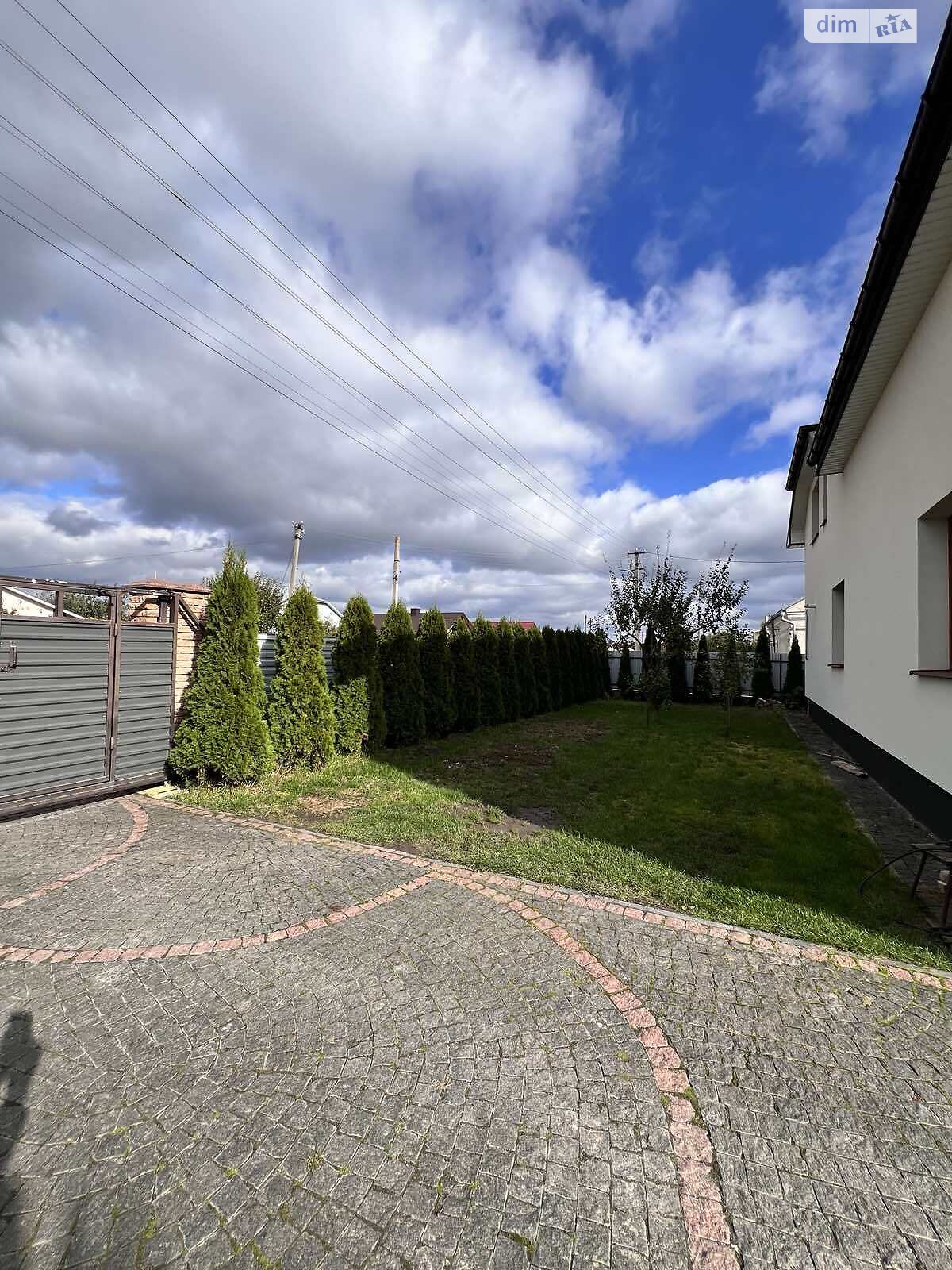 двоповерховий будинок, 280 кв. м, кирпич. Продаж у Смиківці фото 1 двоповерховий будинок, 280 кв. м, кирпич. Продаж у Смиківці фото 1