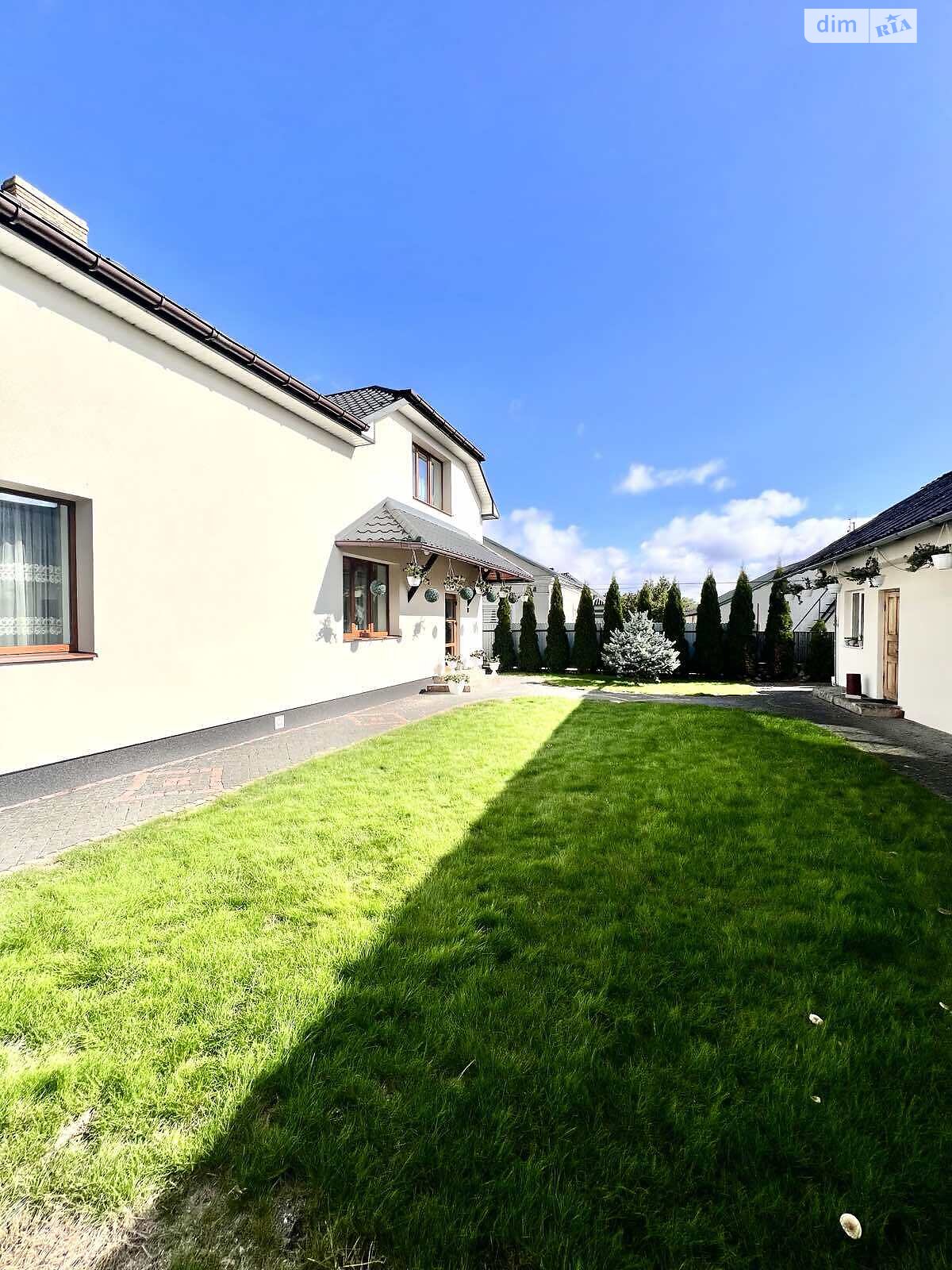 двоповерховий будинок, 280 кв. м, кирпич. Продаж у Смиківці фото 1 двоповерховий будинок, 280 кв. м, кирпич. Продаж у Смиківці фото 1