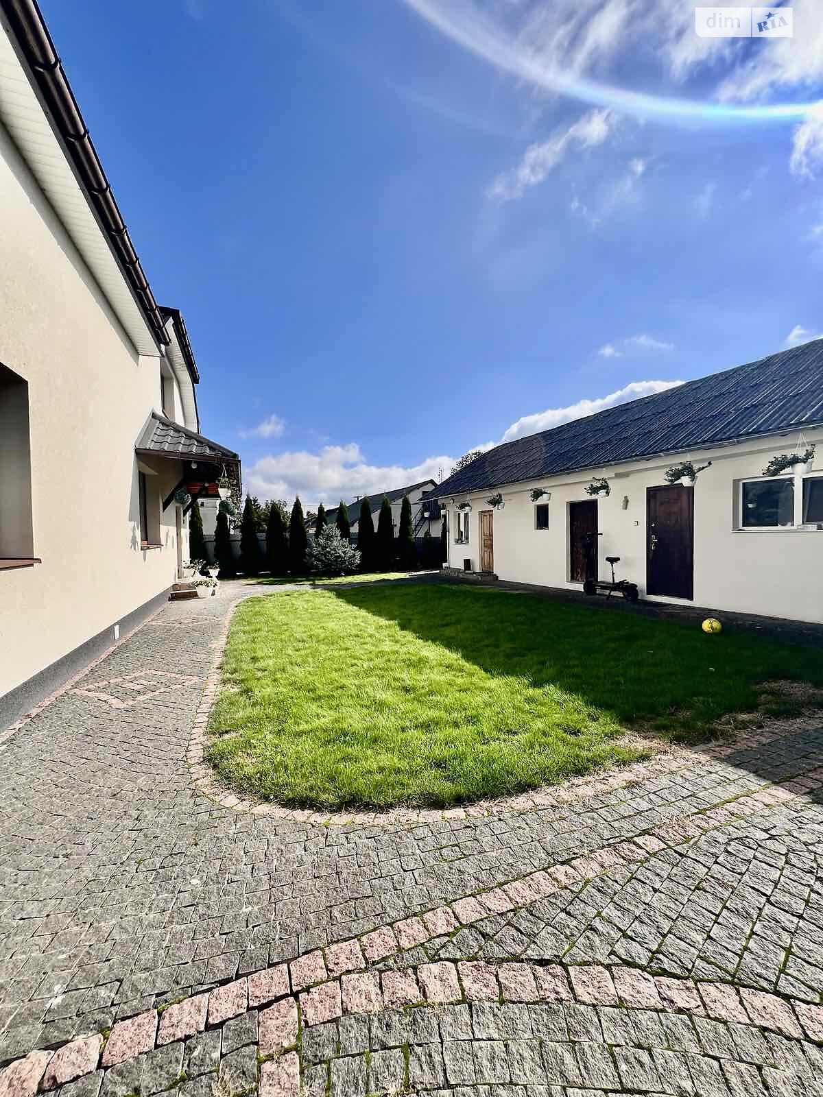 двоповерховий будинок, 280 кв. м, кирпич. Продаж у Смиківці фото 1 двоповерховий будинок, 280 кв. м, кирпич. Продаж у Смиківці фото 1