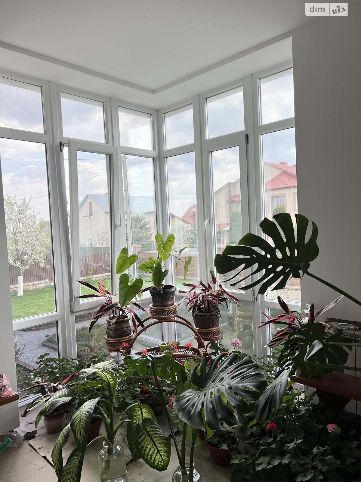 двоповерховий будинок з гаражем, 300 кв. м, цегла. Продаж у Смиківці фото 1 двоповерховий будинок з гаражем, 300 кв. м, цегла. Продаж у Смиківці фото 1