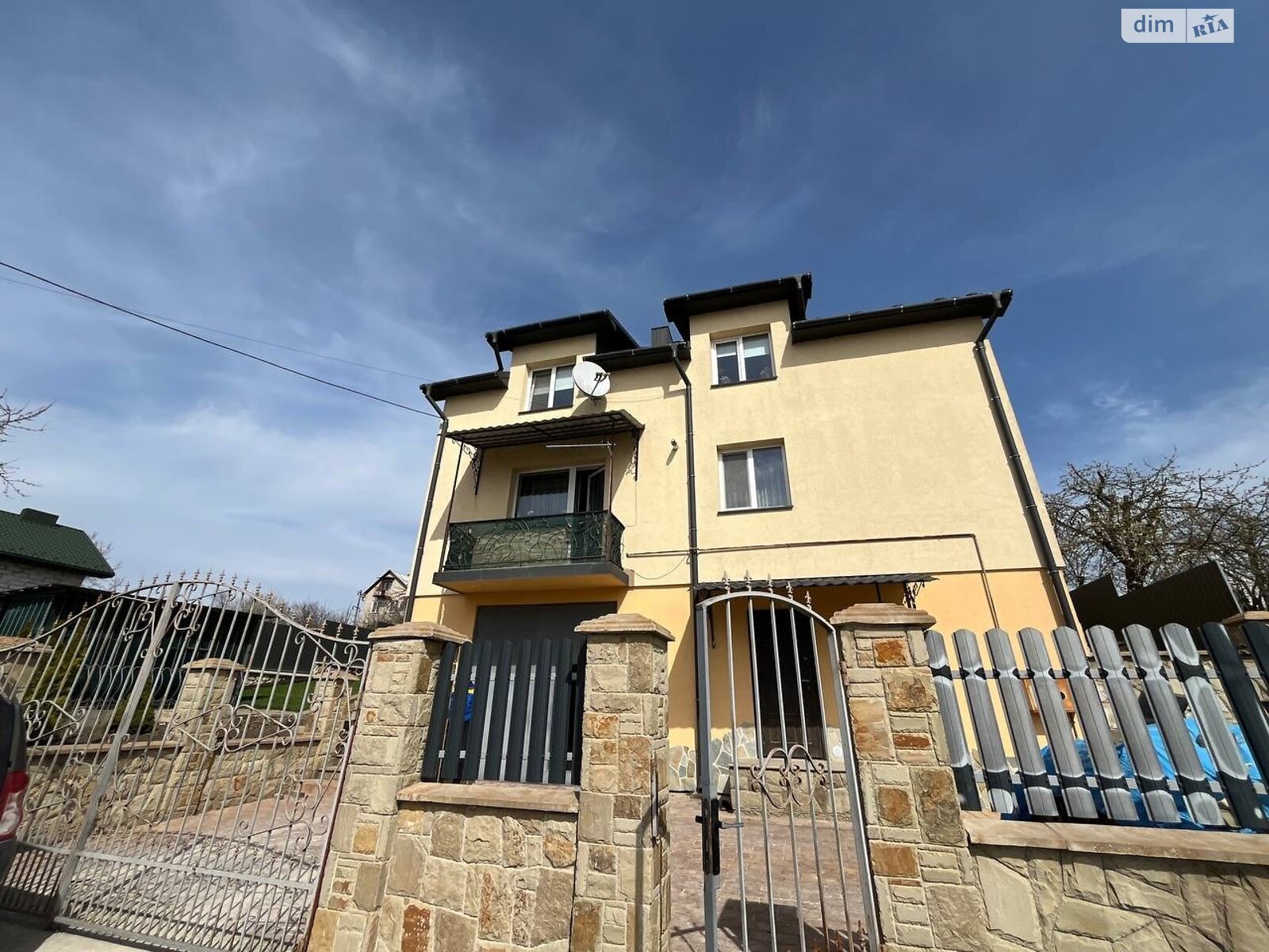 двоповерховий будинок з гаражем, 180 кв. м, цегла. Продаж у Смиківці фото 1 двоповерховий будинок з гаражем, 180 кв. м, цегла. Продаж у Смиківці фото 1