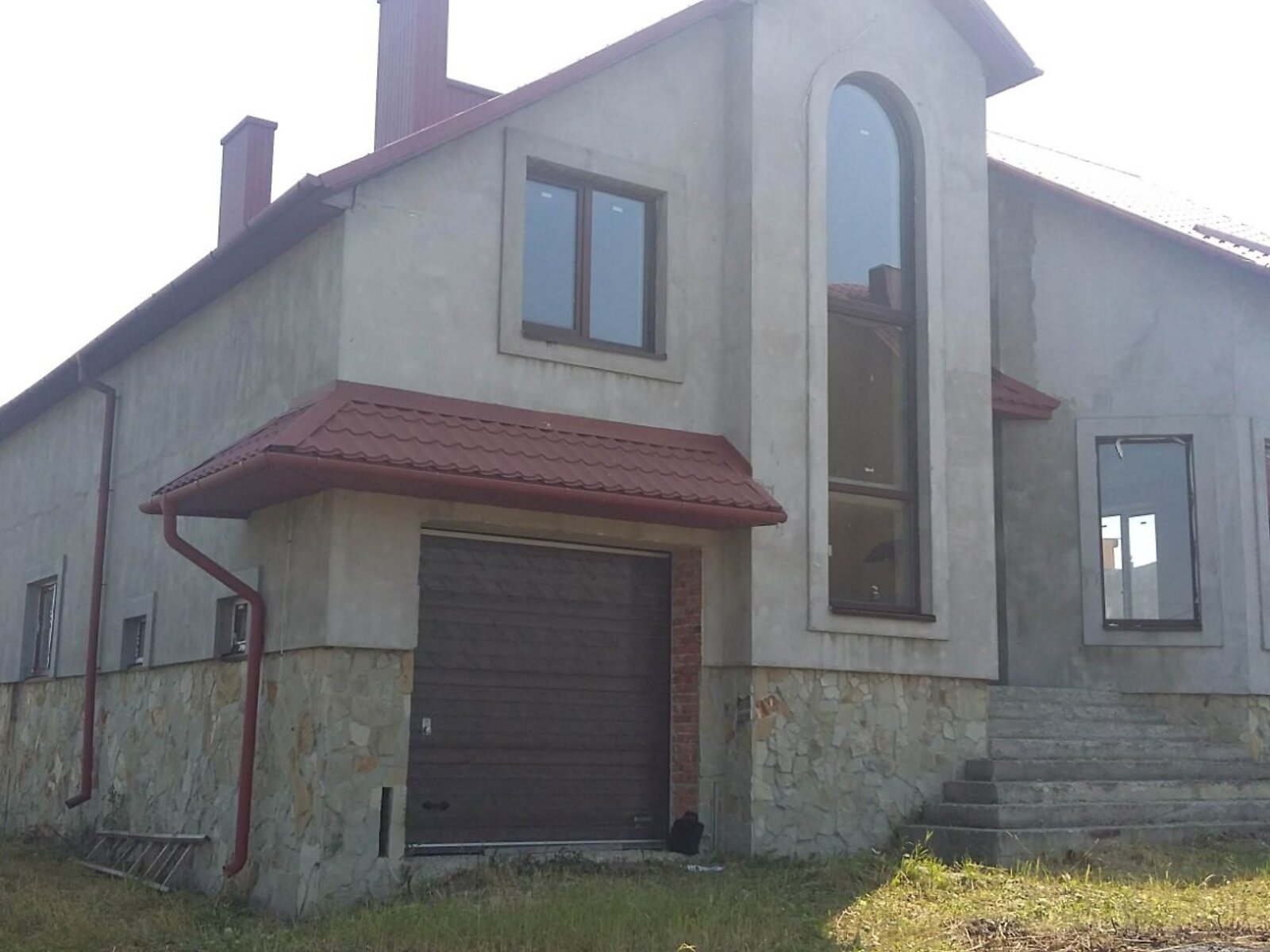 трехэтажный дом с гаражом, 525 кв. м, кирпич. Продажа в Смыковцы фото 1