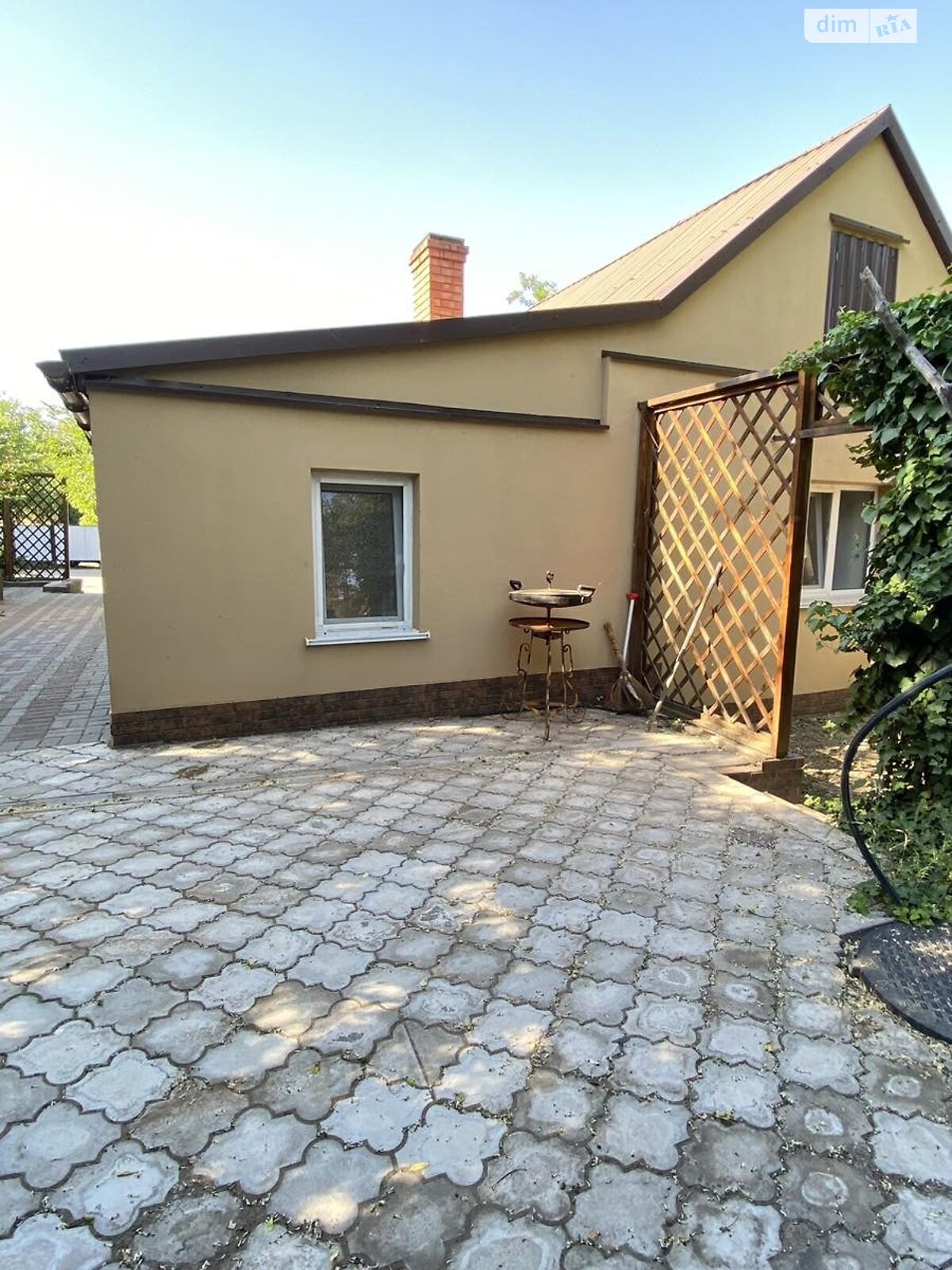 одноэтажный дом с гаражом, 10 кв. м, кирпич. Продажа в Снигиревке фото 1 одноэтажный дом с гаражом, 10 кв. м, кирпич. Продажа в Снигиревке фото 1