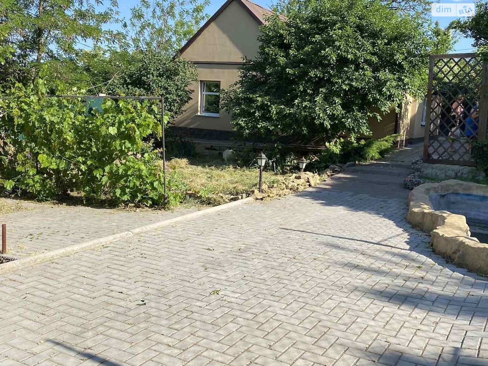 одноэтажный дом с гаражом, 10 кв. м, кирпич. Продажа в Снигиревке фото 1 одноэтажный дом с гаражом, 10 кв. м, кирпич. Продажа в Снигиревке фото 1