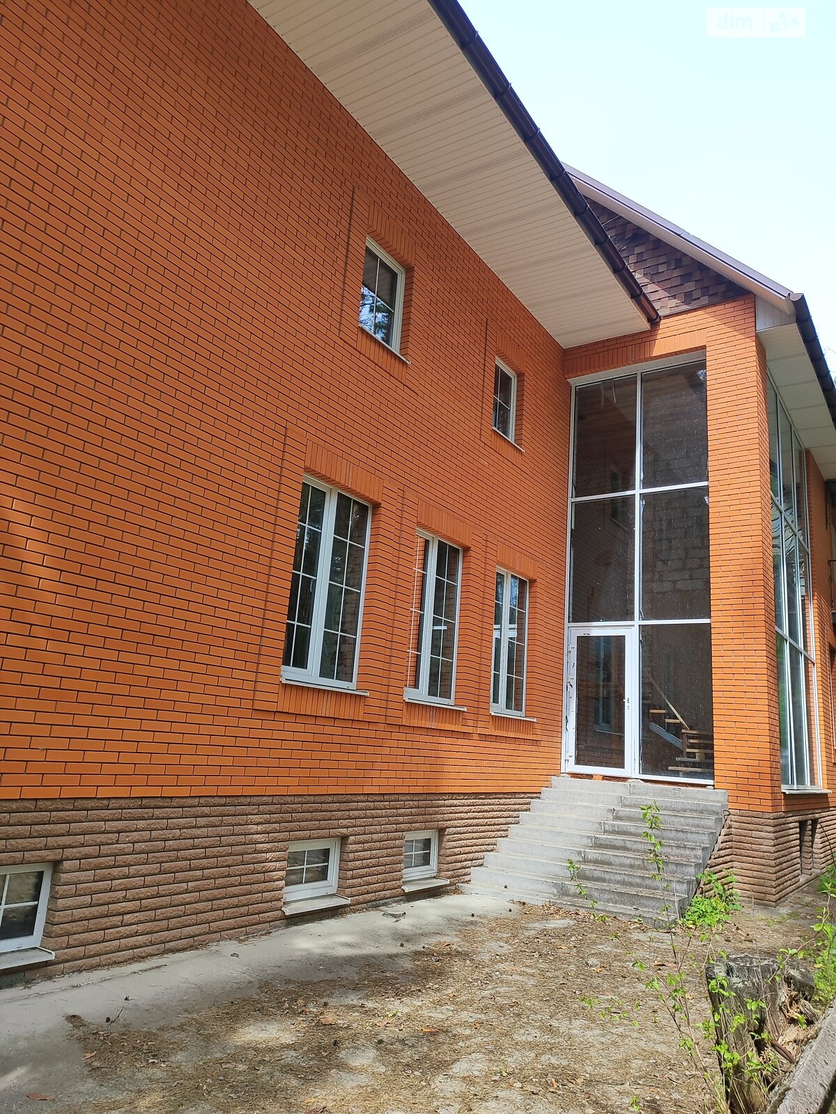 триповерховий будинок з мансардою, 250 кв. м, цегла. Продаж у Снов’янці фото 1 триповерховий будинок з мансардою, 250 кв. м, цегла. Продаж у Снов’янці фото 1