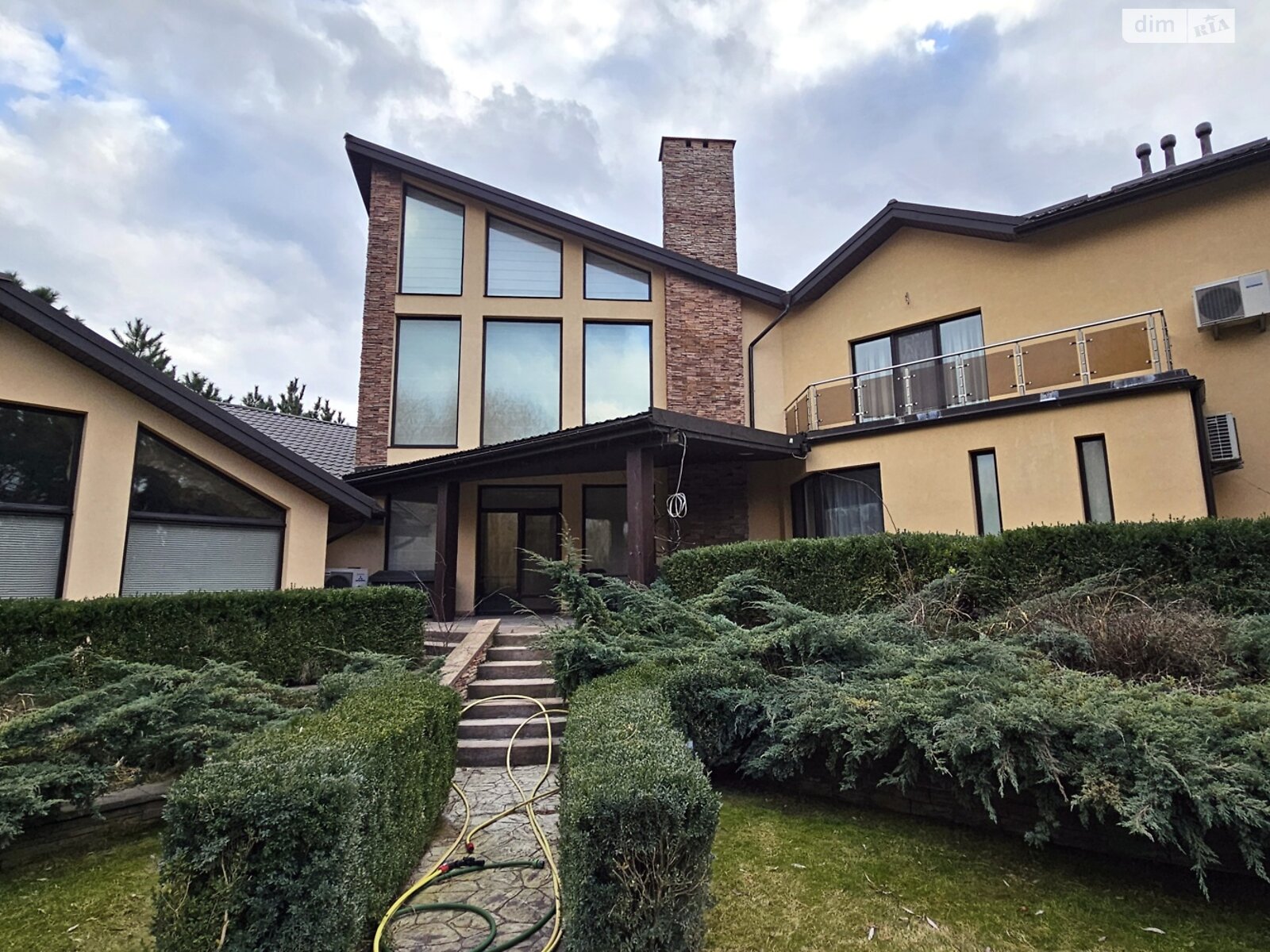 двоповерховий будинок з гаражем, 554 кв. м, цегла. Продаж у Софіївській Борщагівці фото 1 двоповерховий будинок з гаражем, 554 кв. м, цегла. Продаж у Софіївській Борщагівці фото 1