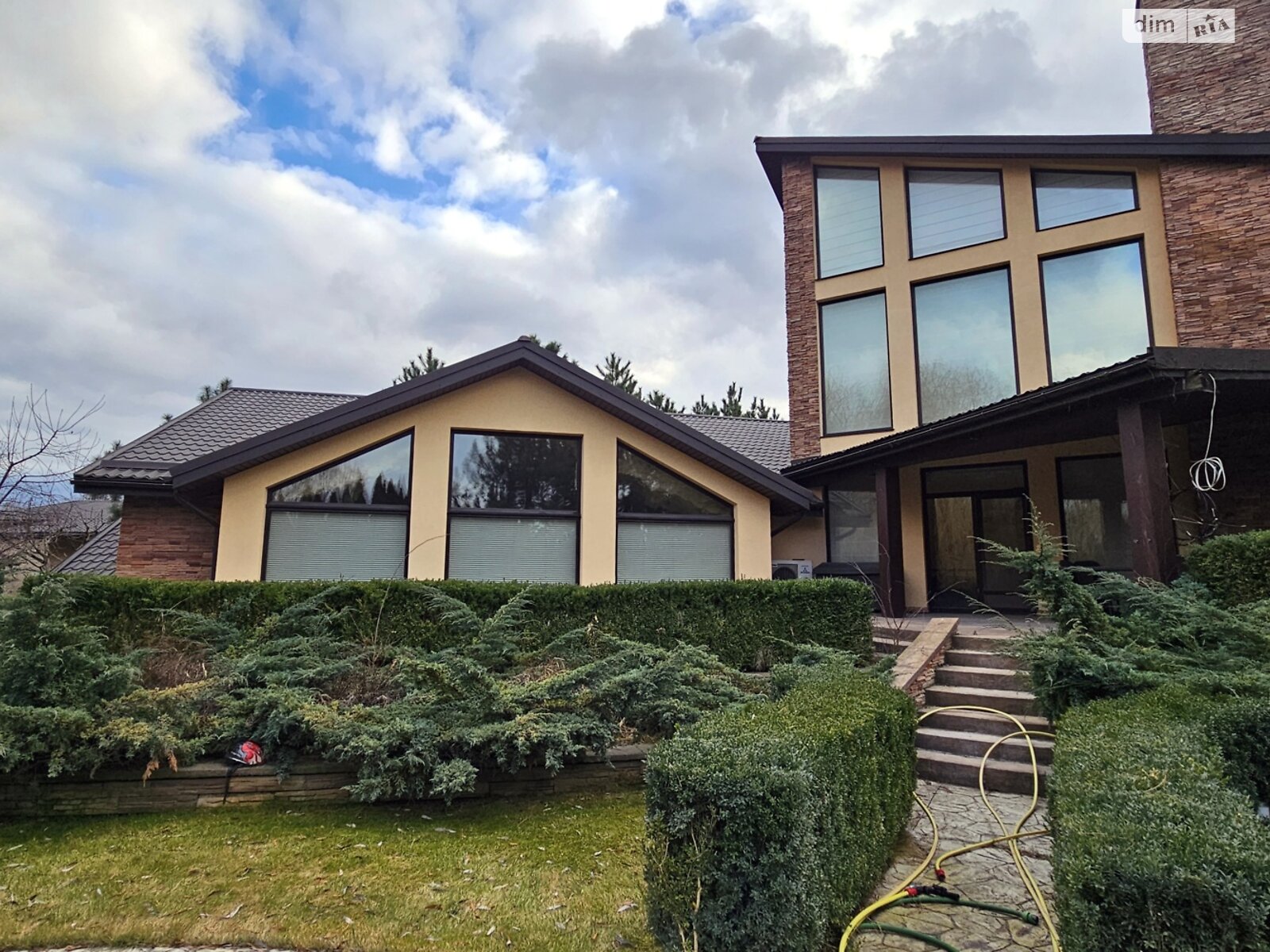 двоповерховий будинок з гаражем, 554 кв. м, цегла. Продаж у Софіївській Борщагівці фото 1 двоповерховий будинок з гаражем, 554 кв. м, цегла. Продаж у Софіївській Борщагівці фото 1