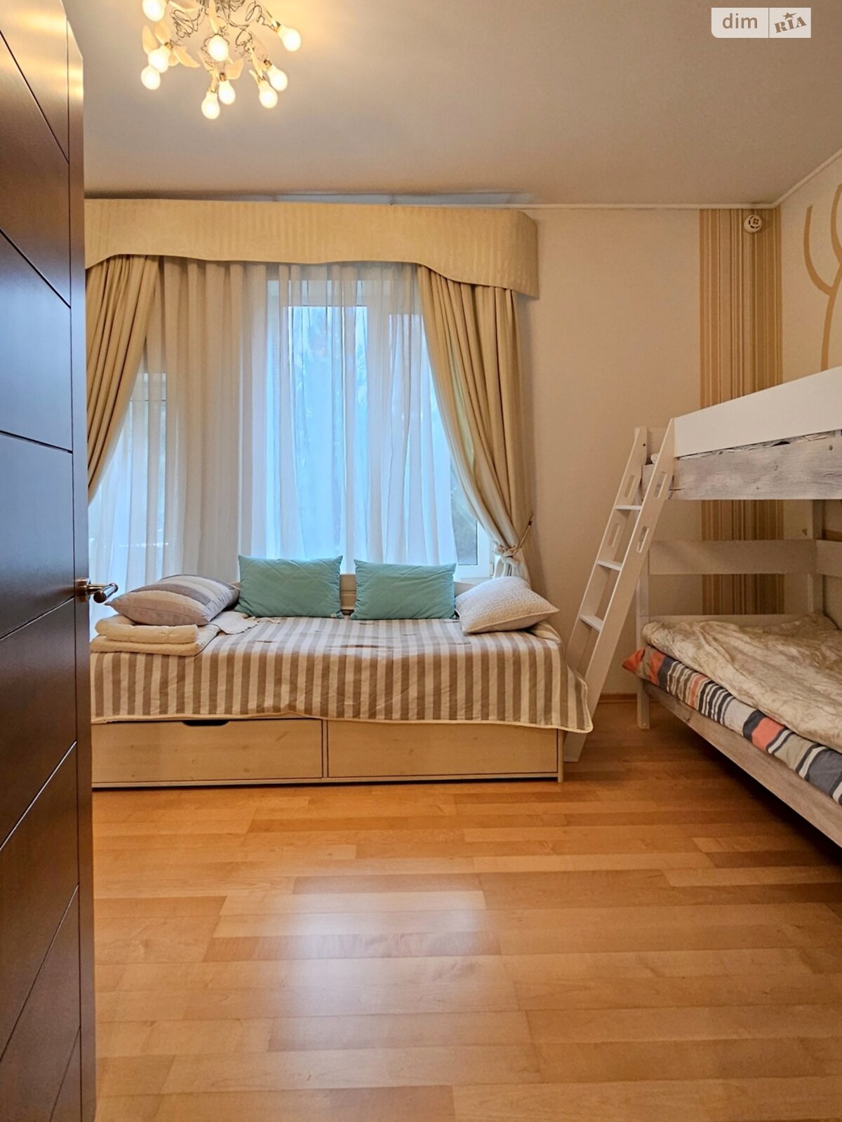 двоповерховий будинок з гаражем, 554 кв. м, цегла. Продаж у Софіївській Борщагівці фото 1 двоповерховий будинок з гаражем, 554 кв. м, цегла. Продаж у Софіївській Борщагівці фото 1