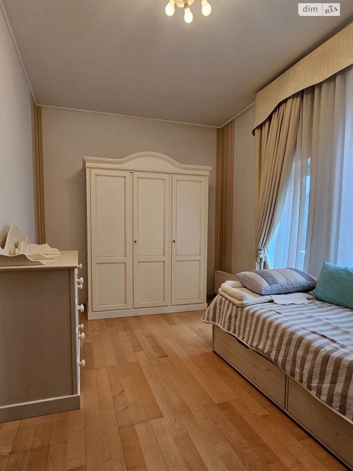 двоповерховий будинок з гаражем, 554 кв. м, цегла. Продаж у Софіївській Борщагівці фото 1 двоповерховий будинок з гаражем, 554 кв. м, цегла. Продаж у Софіївській Борщагівці фото 1