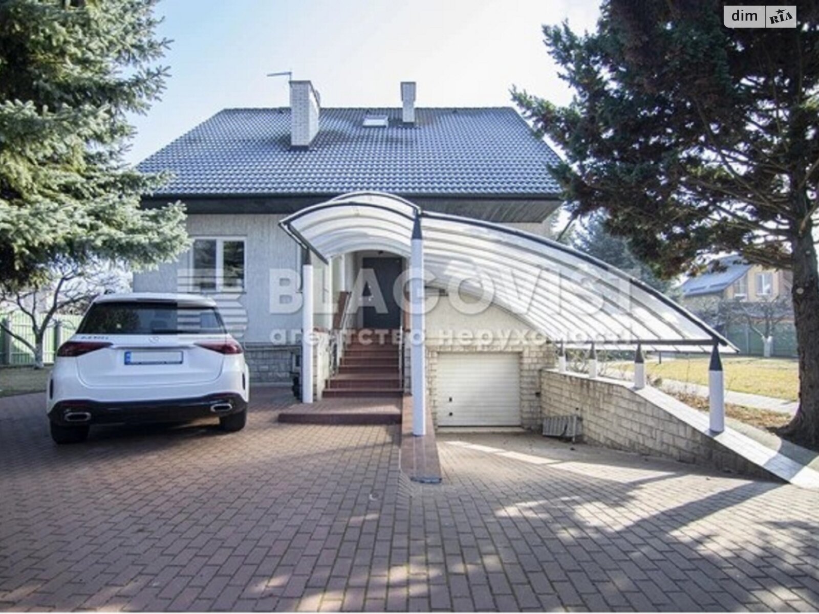 триповерховий будинок бесідка, 300 кв. м, цегла. Продаж у Софіївській Борщагівці фото 1 триповерховий будинок бесідка, 300 кв. м, цегла. Продаж у Софіївській Борщагівці фото 1