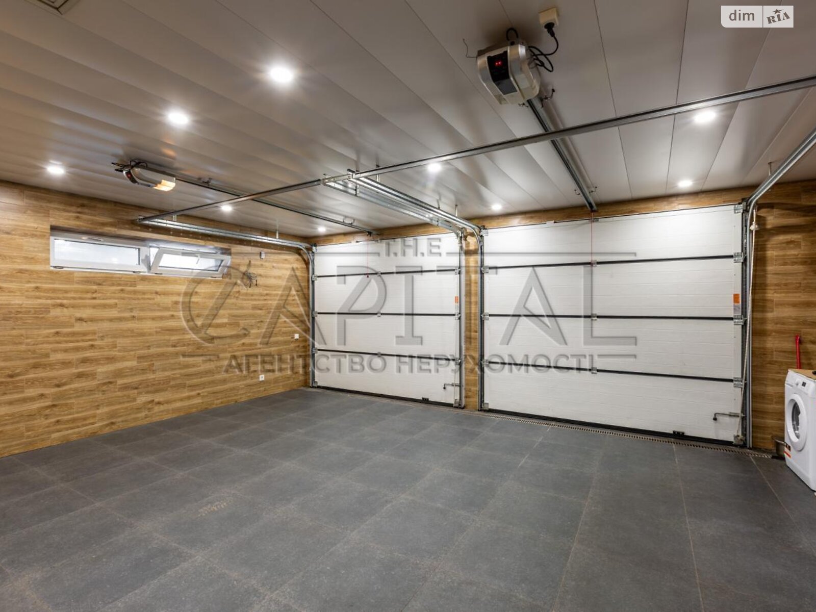 трехэтажный дом с отоплением, 260 кв. м, кирпич. Продажа в Софиевской Борщаговке фото 1 трехэтажный дом с отоплением, 260 кв. м, кирпич. Продажа в Софиевской Борщаговке фото 1