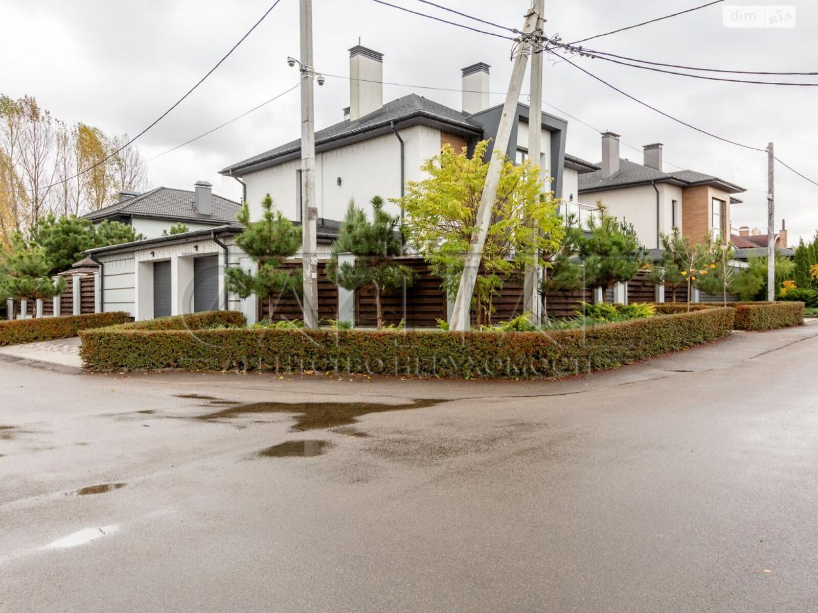 трехэтажный дом с отоплением, 260 кв. м, кирпич. Продажа в Софиевской Борщаговке фото 1 трехэтажный дом с отоплением, 260 кв. м, кирпич. Продажа в Софиевской Борщаговке фото 1