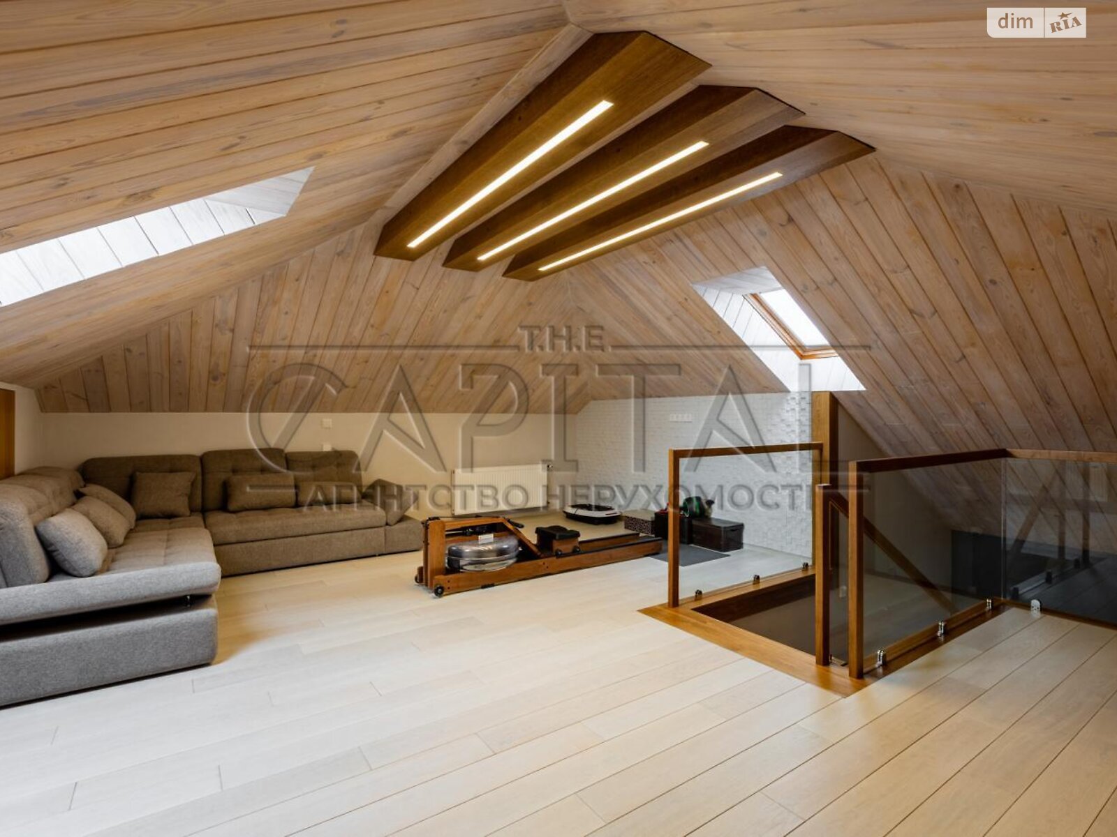 трехэтажный дом с отоплением, 260 кв. м, кирпич. Продажа в Софиевской Борщаговке фото 1 трехэтажный дом с отоплением, 260 кв. м, кирпич. Продажа в Софиевской Борщаговке фото 1