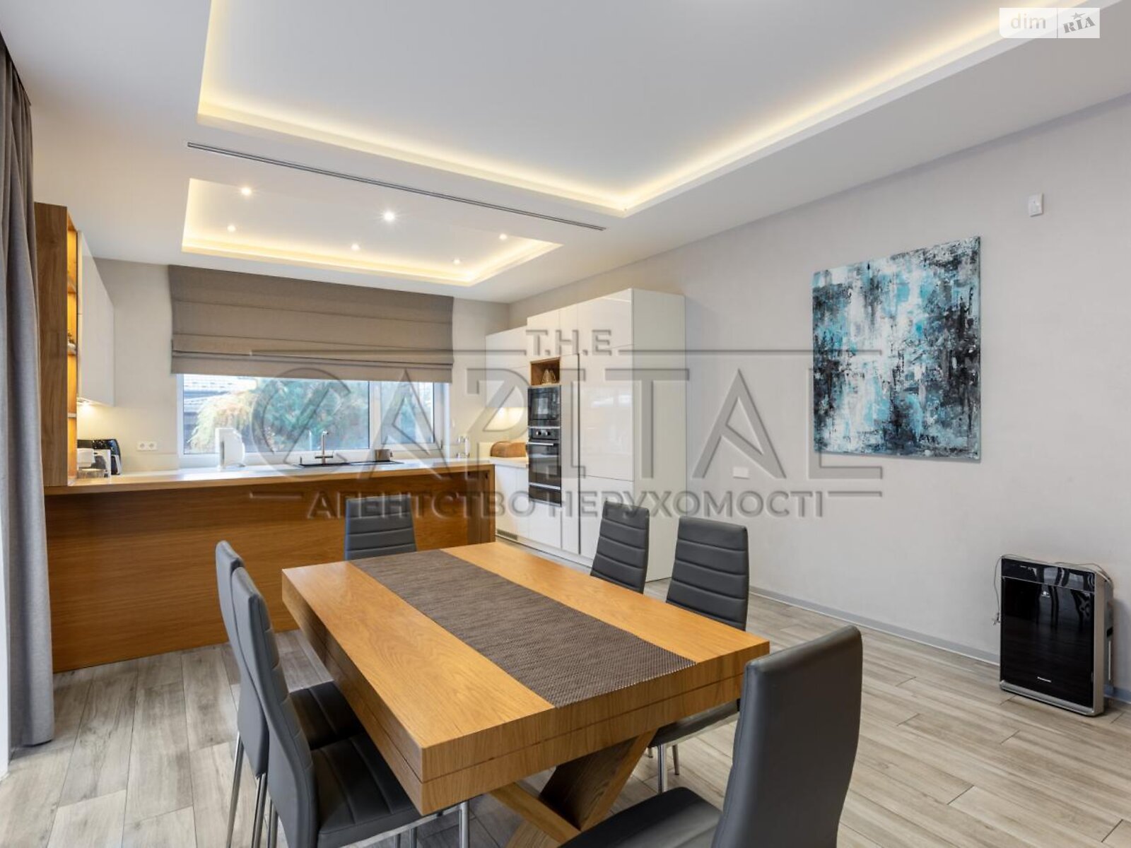 трехэтажный дом с отоплением, 260 кв. м, кирпич. Продажа в Софиевской Борщаговке фото 1 трехэтажный дом с отоплением, 260 кв. м, кирпич. Продажа в Софиевской Борщаговке фото 1