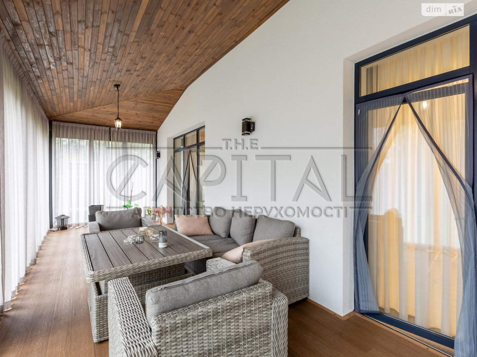 трехэтажный дом с отоплением, 260 кв. м, кирпич. Продажа в Софиевской Борщаговке фото 1 трехэтажный дом с отоплением, 260 кв. м, кирпич. Продажа в Софиевской Борщаговке фото 1