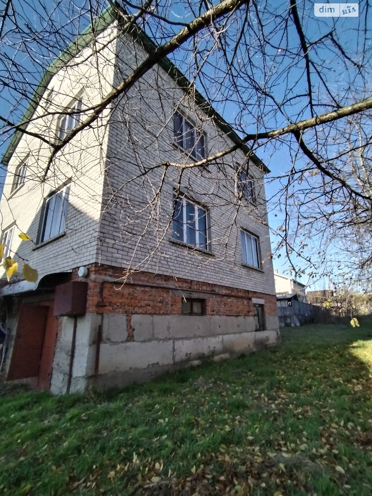 трехэтажный дом, 270 кв. м, кирпич. Продажа в Сокале район Сокаль фото 1 трехэтажный дом, 270 кв. м, кирпич. Продажа в Сокале район Сокаль фото 1