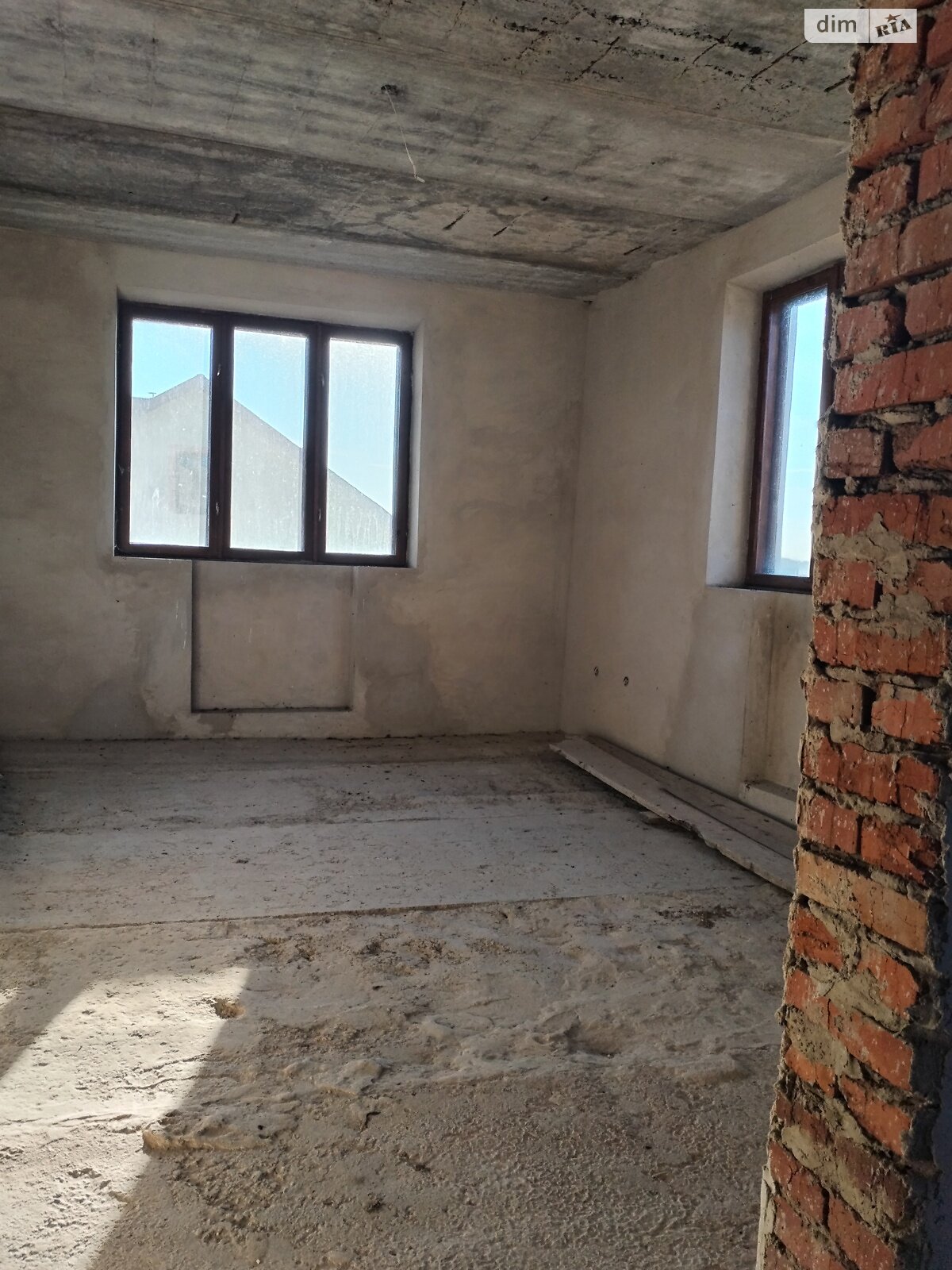 трехэтажный дом, 270 кв. м, кирпич. Продажа в Сокале район Сокаль фото 1 трехэтажный дом, 270 кв. м, кирпич. Продажа в Сокале район Сокаль фото 1