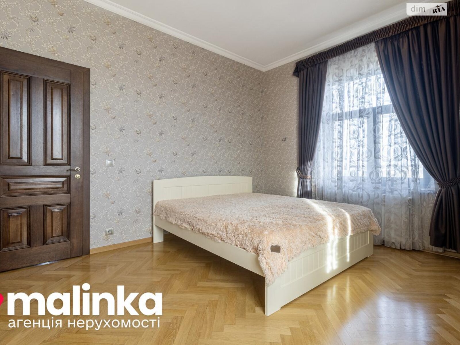 трехэтажный дом с гаражом, 490.5 кв. м, кирпич. Продажа в Сокольниках фото 1