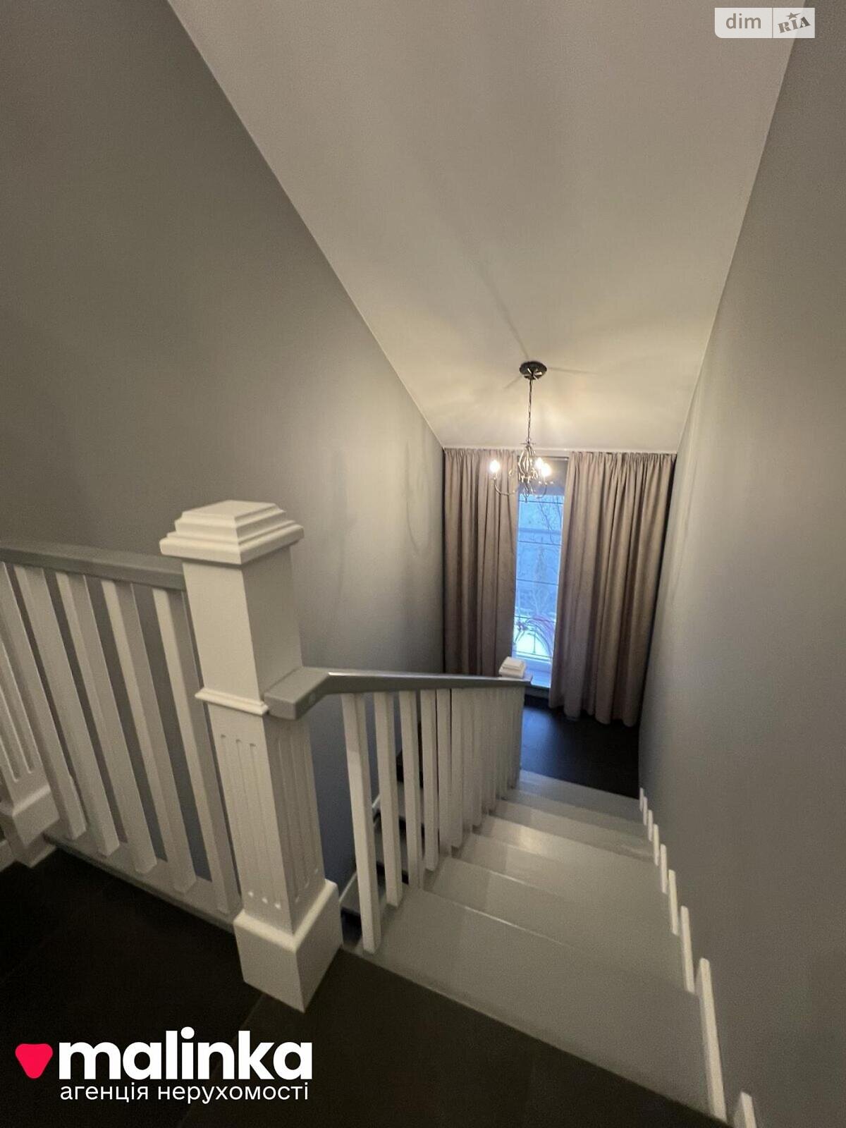 двухэтажный дом с балконом, 310 кв. м, кирпич. Продажа в Сокольниках фото 1