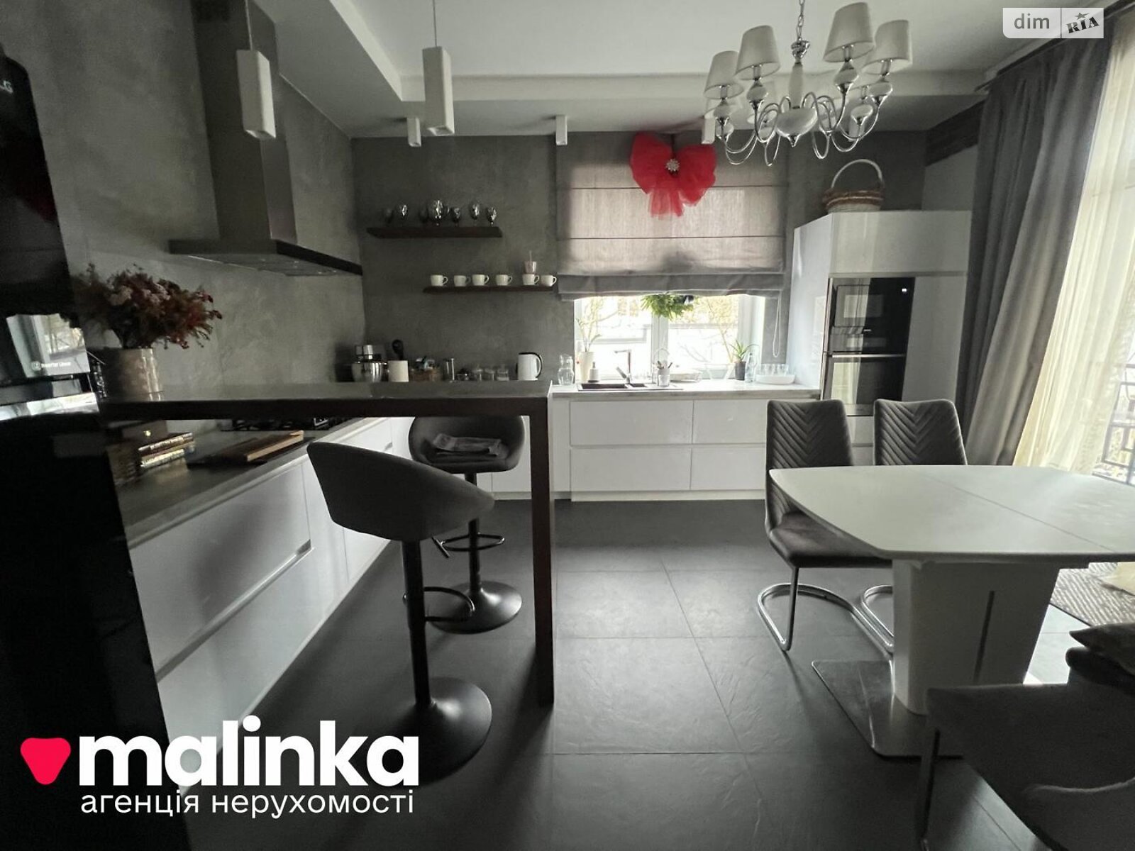 двухэтажный дом с балконом, 310 кв. м, кирпич. Продажа в Сокольниках фото 1